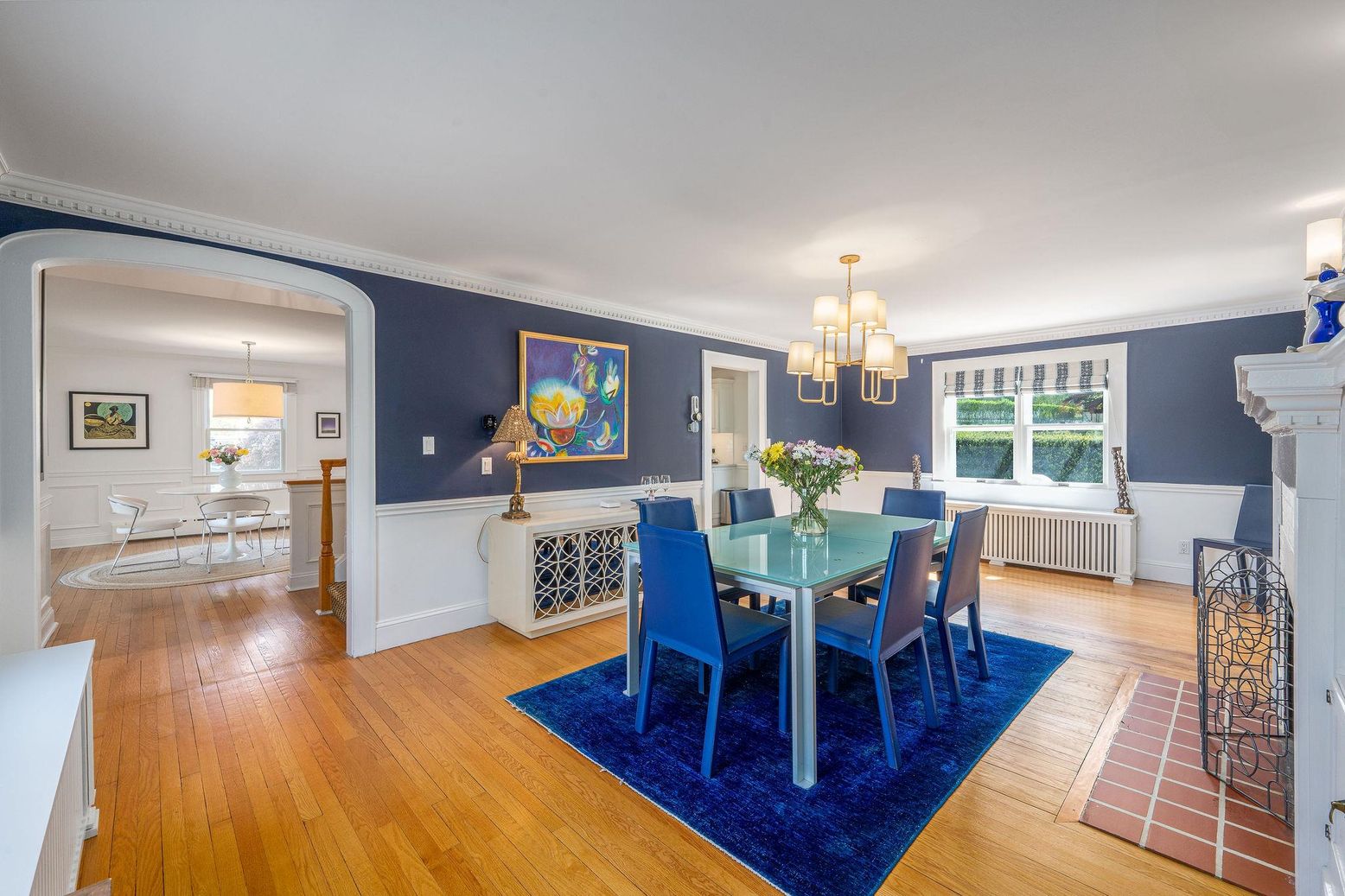Chandelier, Dining room, Fireplace, Interior, Wood Texture Flooring