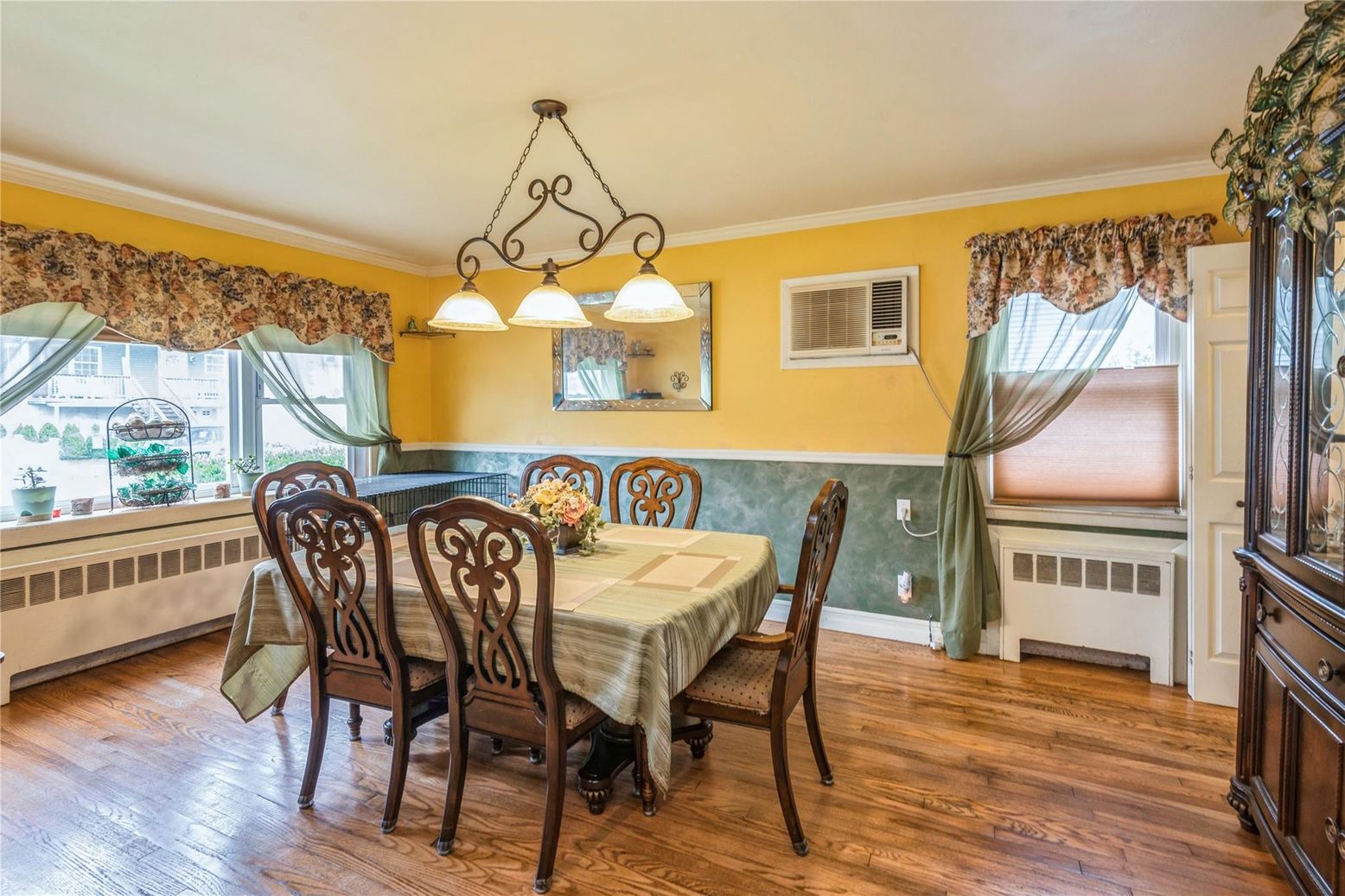 Chandelier, Dining room, Interior, Wood Texture Flooring