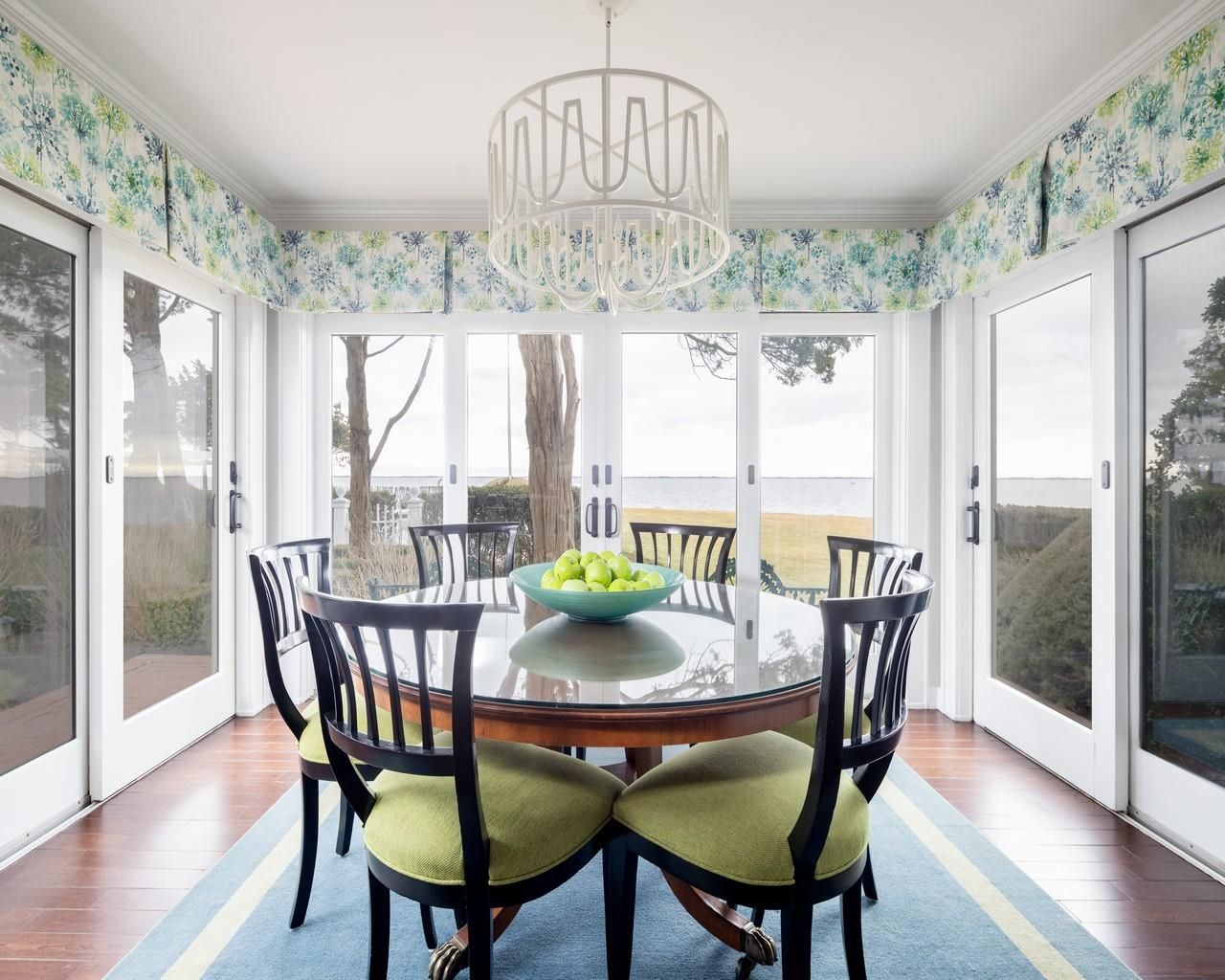 Chandelier, Dining room, Interior, Sun Room, Water, Wood Texture Flooring