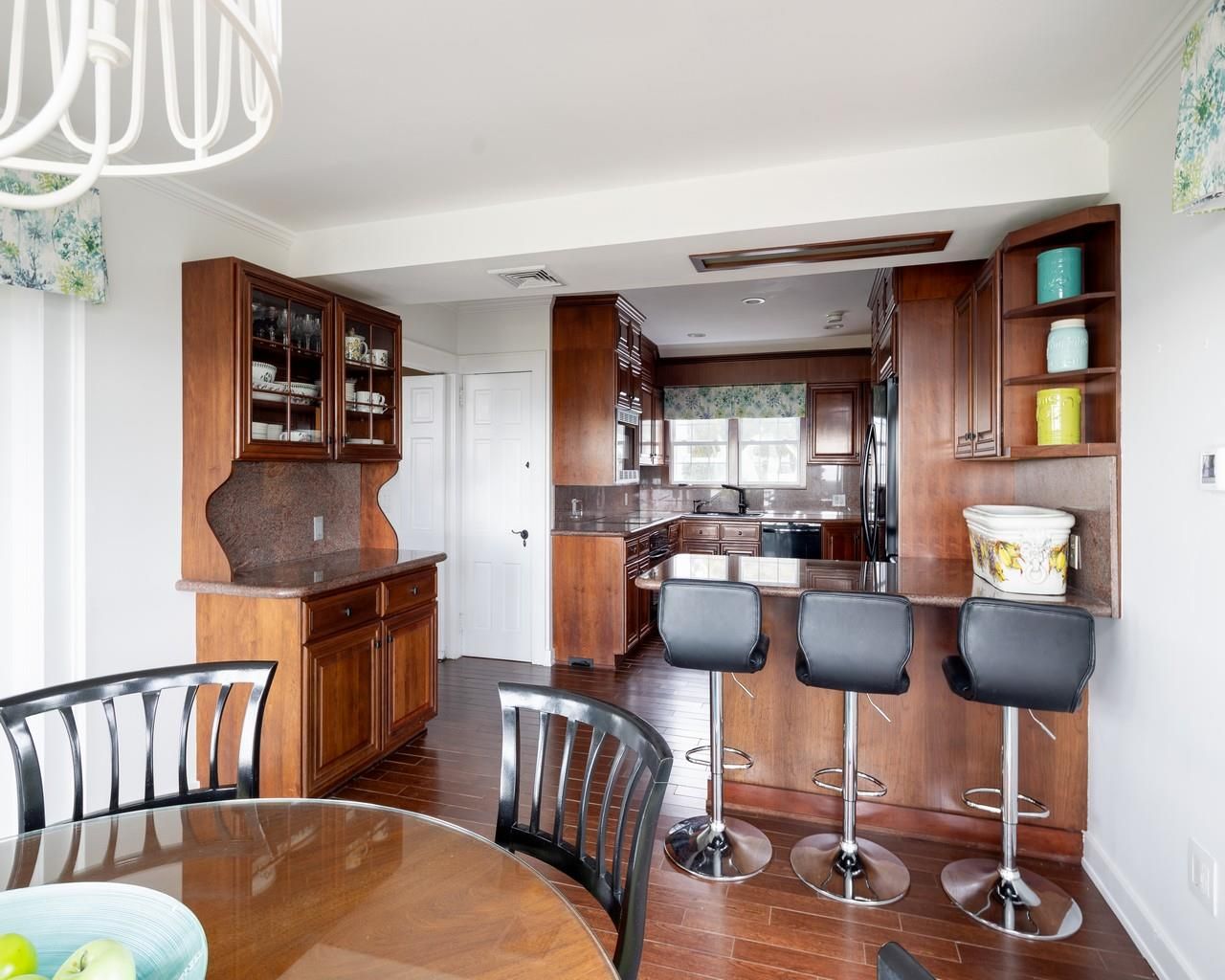Dining room, Interior, Kitchen, Recessed Lighting, Wood Texture Flooring