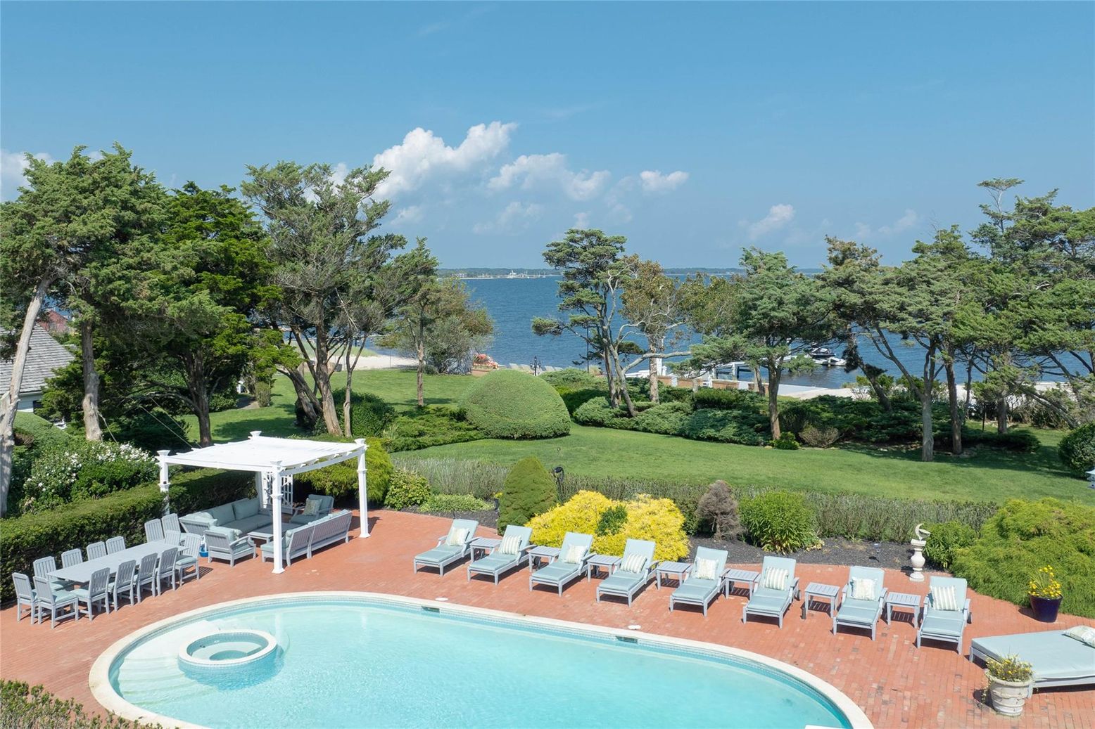 Exterior, Pool, Water