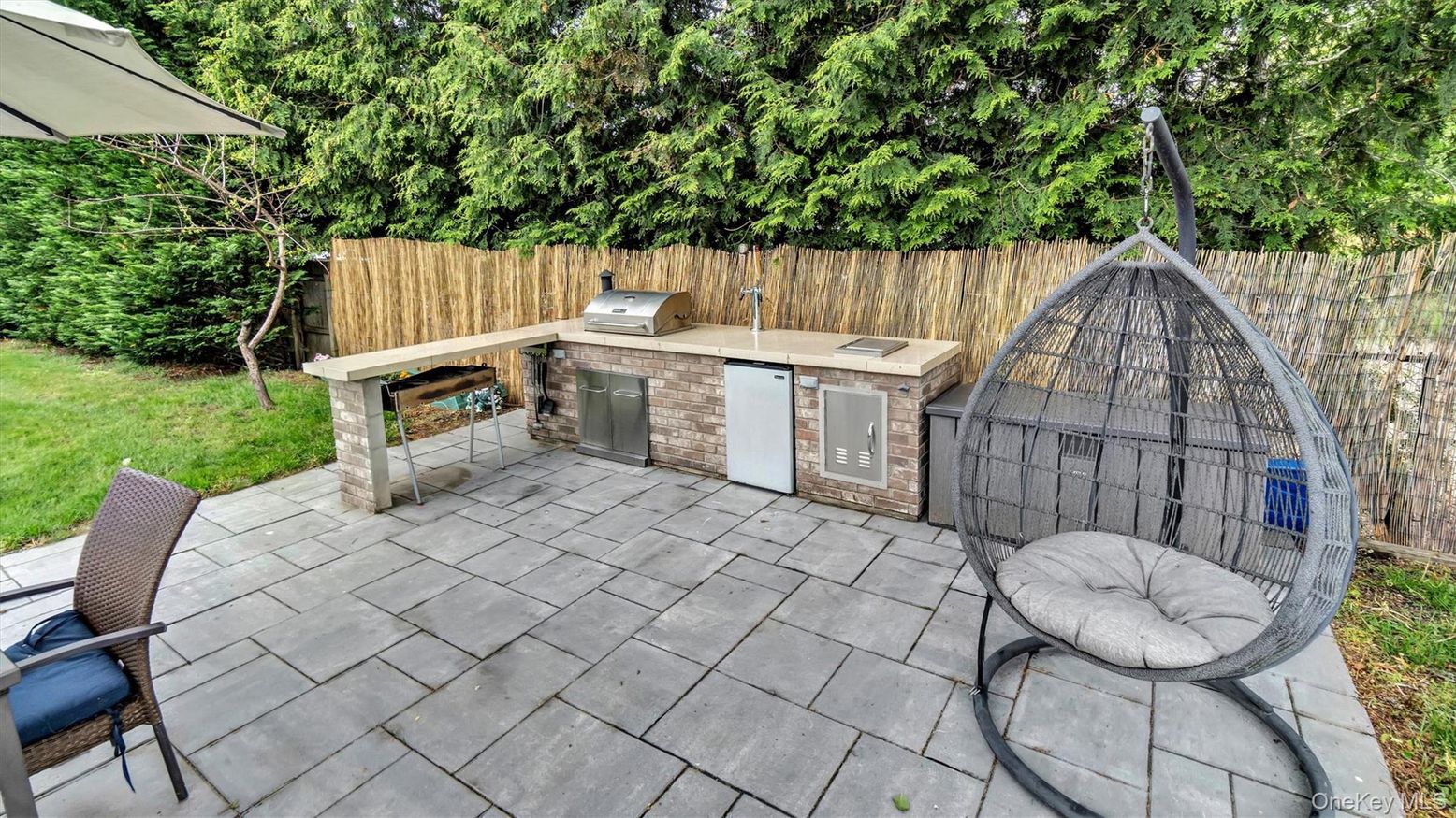 Exterior, Outdoor Kitchen