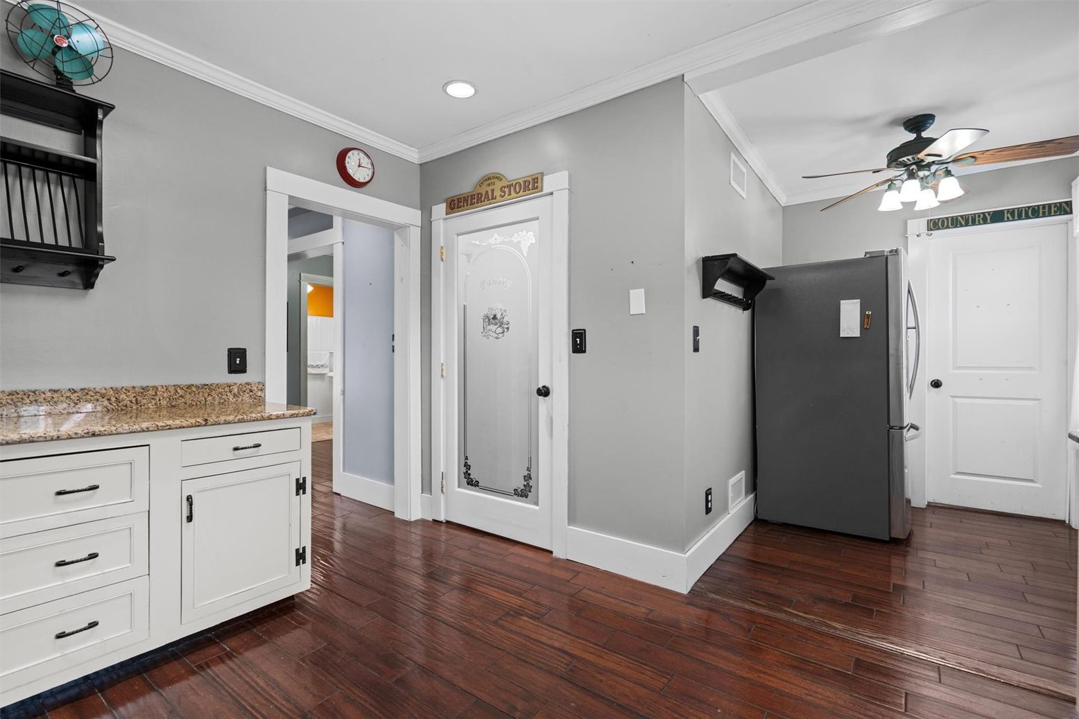 Interior, Recessed Lighting, Wood Texture Flooring