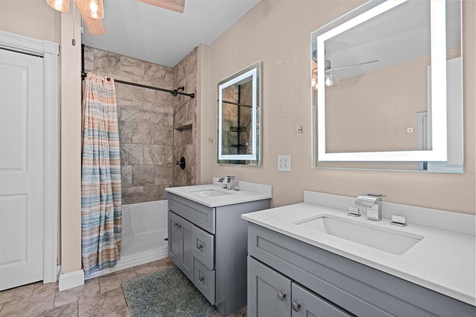 Bathroom, Dual Sink Vanities, Interior