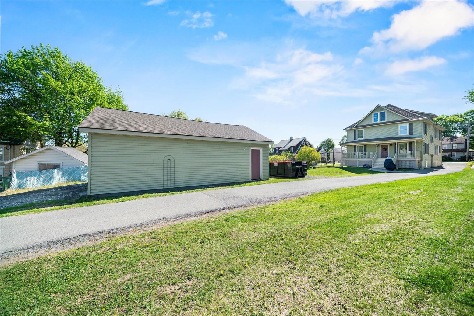 Backyard, Exterior
