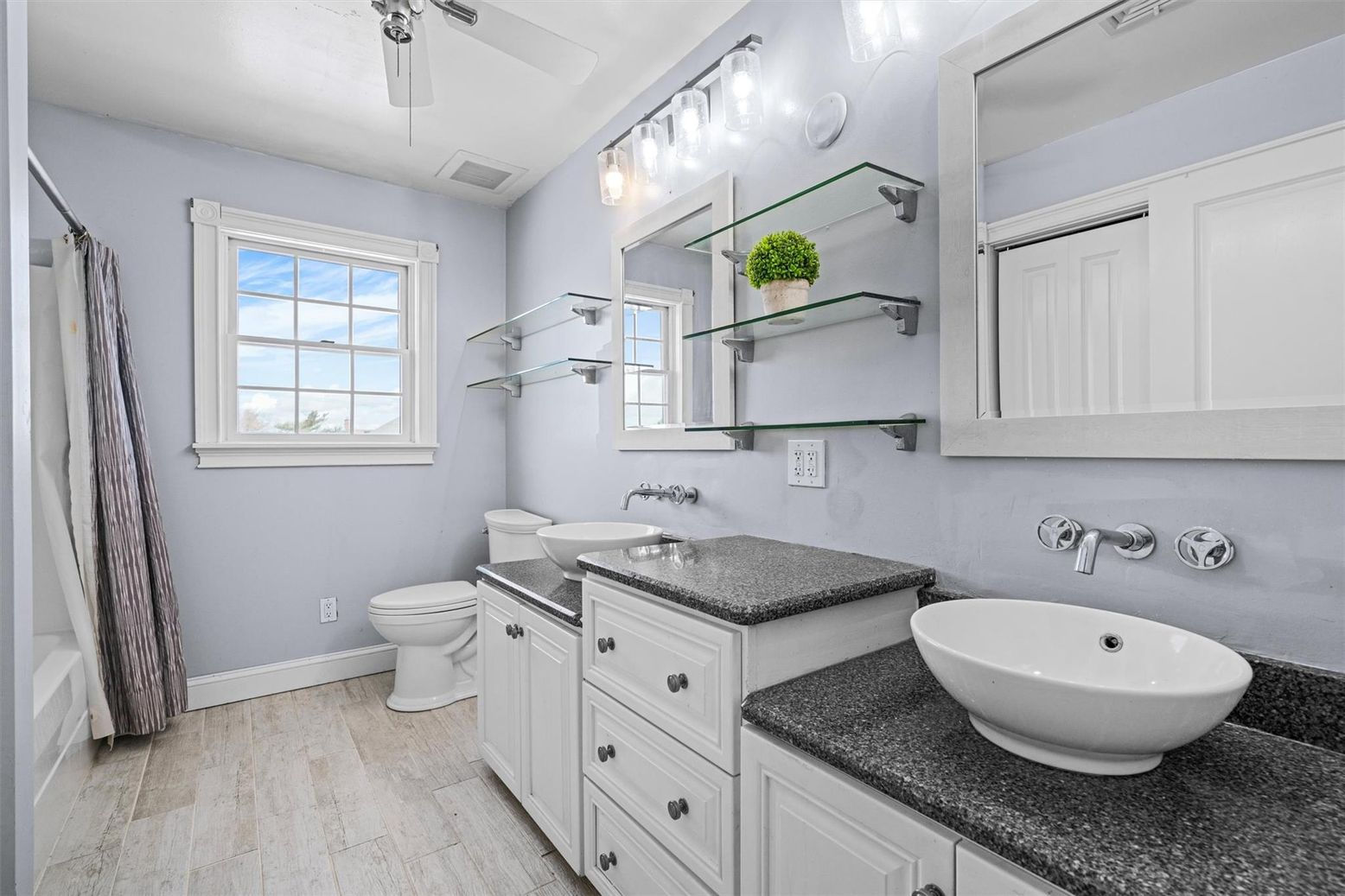 Bathroom, Dual Sink Vanities, Interior