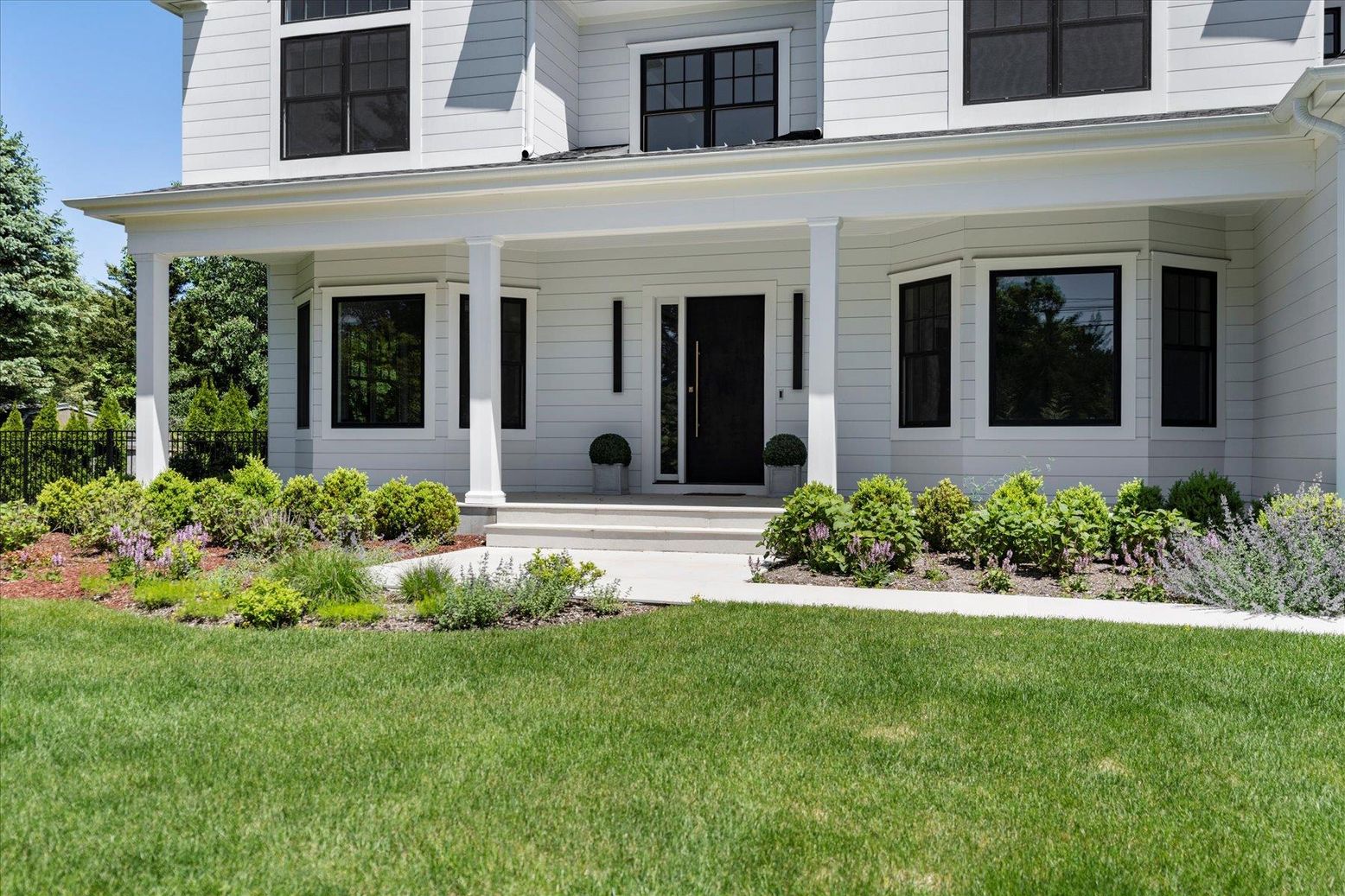 Exterior, Facade, Farmhouse