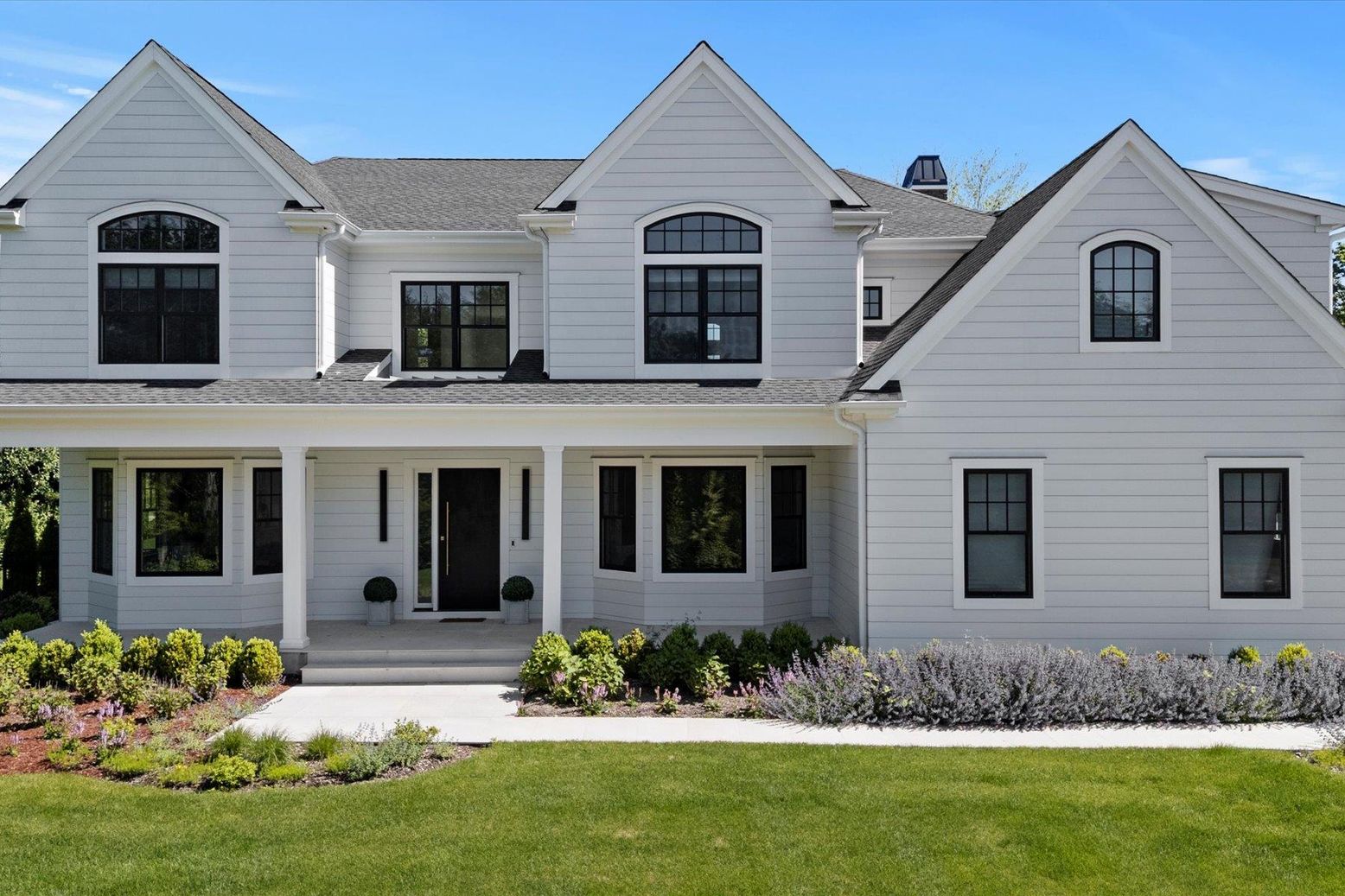 Exterior, Facade, Farmhouse