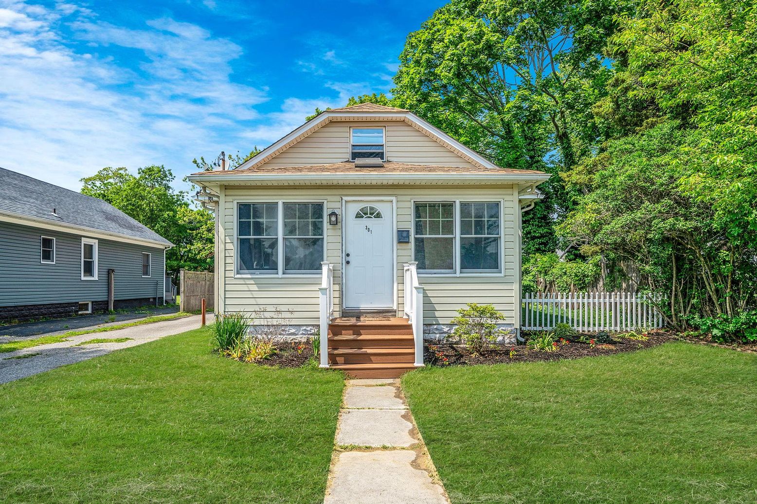 Exterior, Facade, Cape Cod