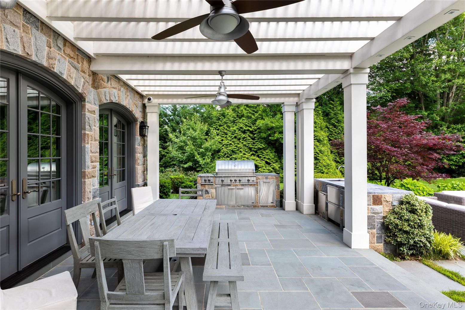 Exterior, Outdoor Kitchen