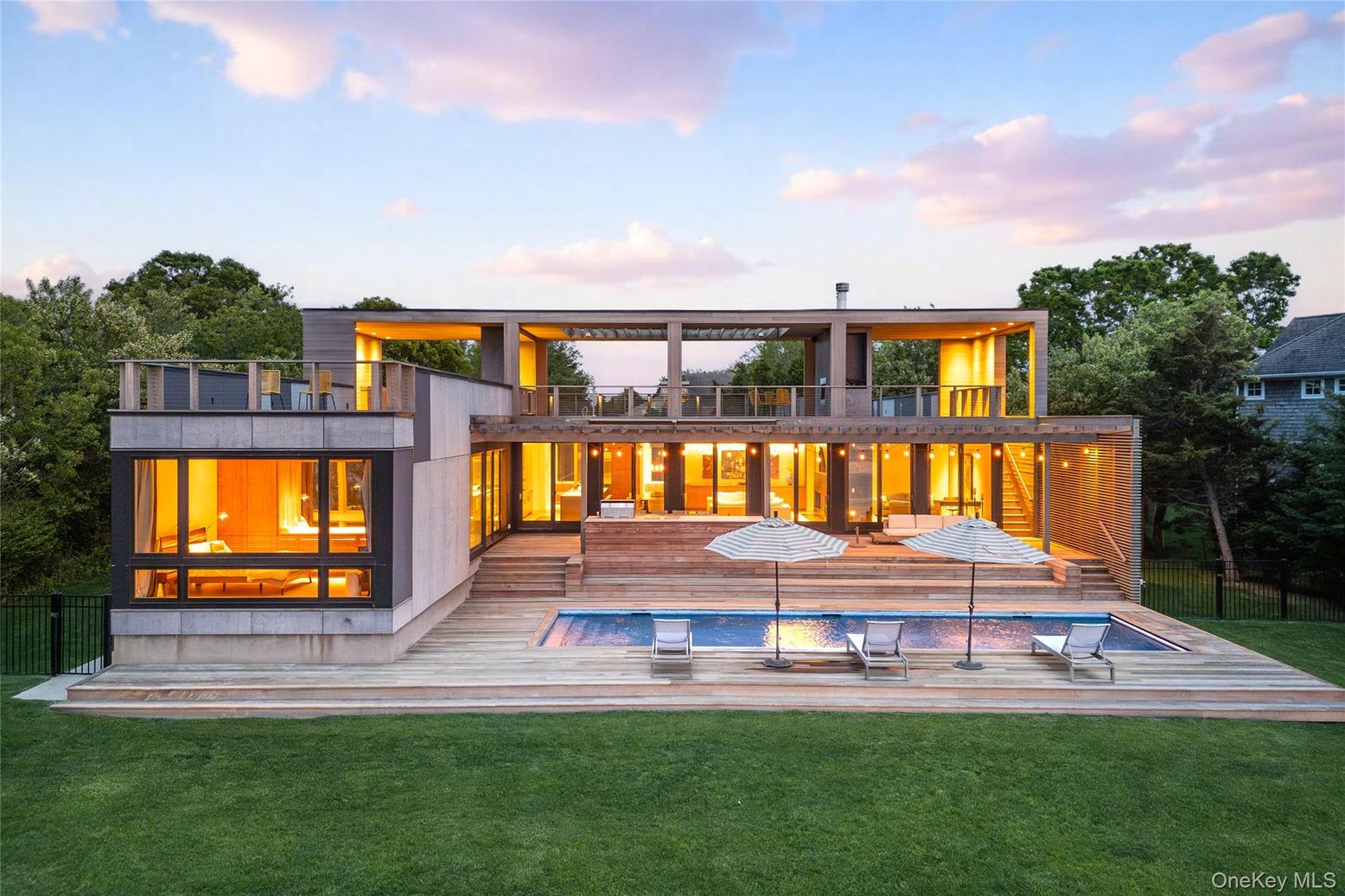 Backyard, Exterior, Facade, Modern