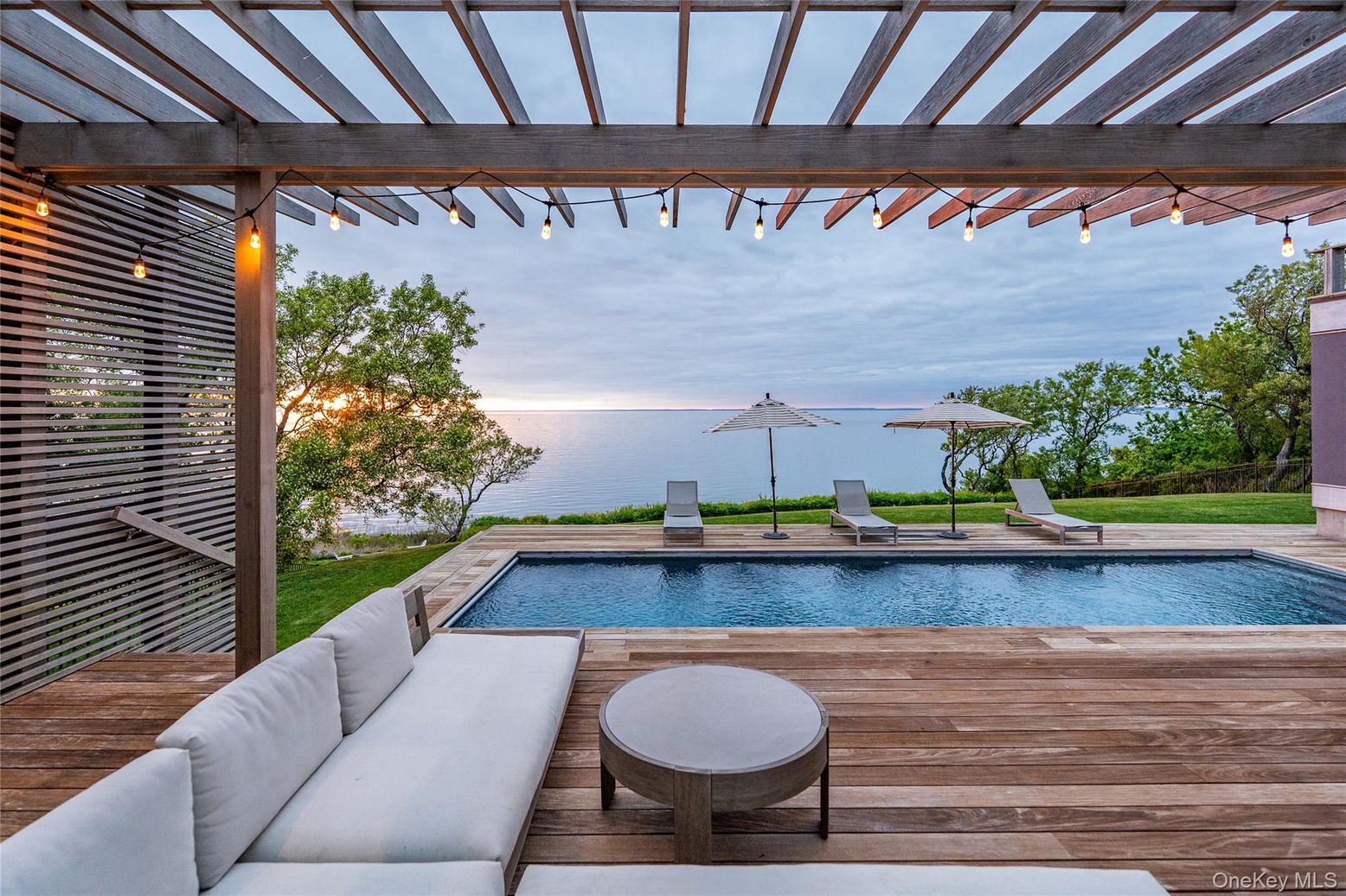 Exterior, Pool, Water