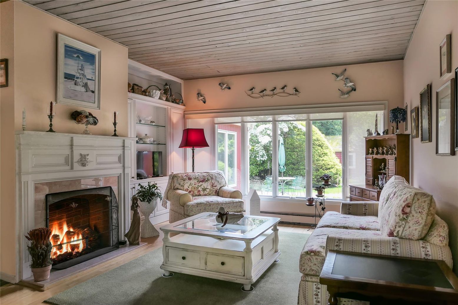 Fireplace, Interior, Living room