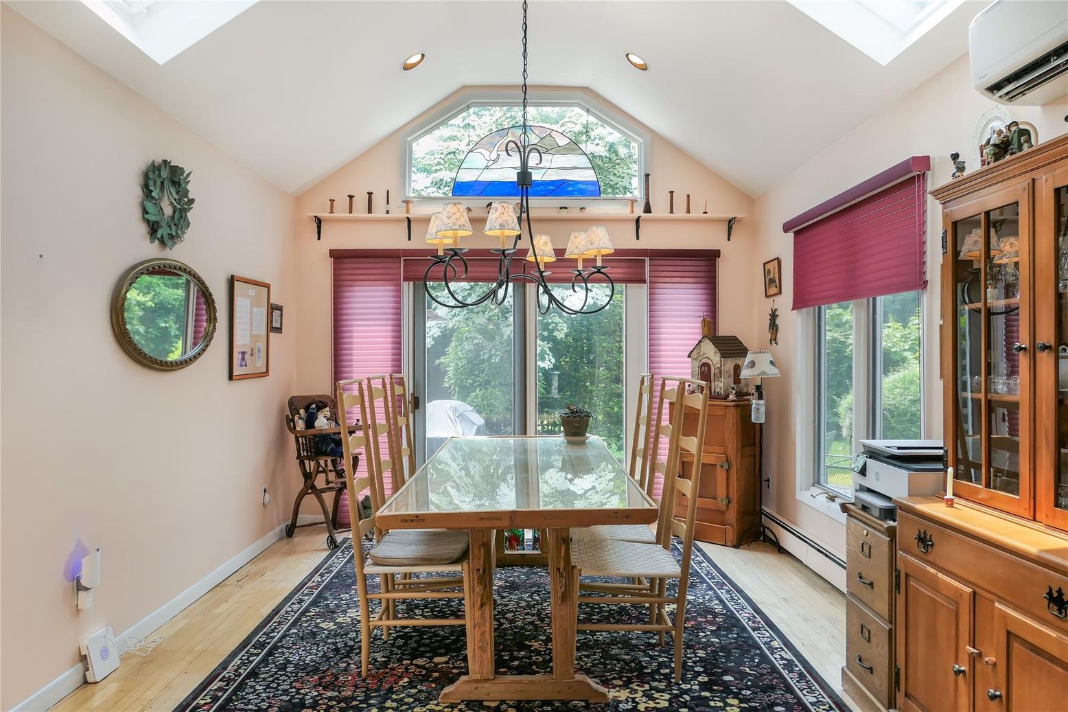 Chandelier, Dining room, Interior, Recessed Lighting, Wood Texture Flooring