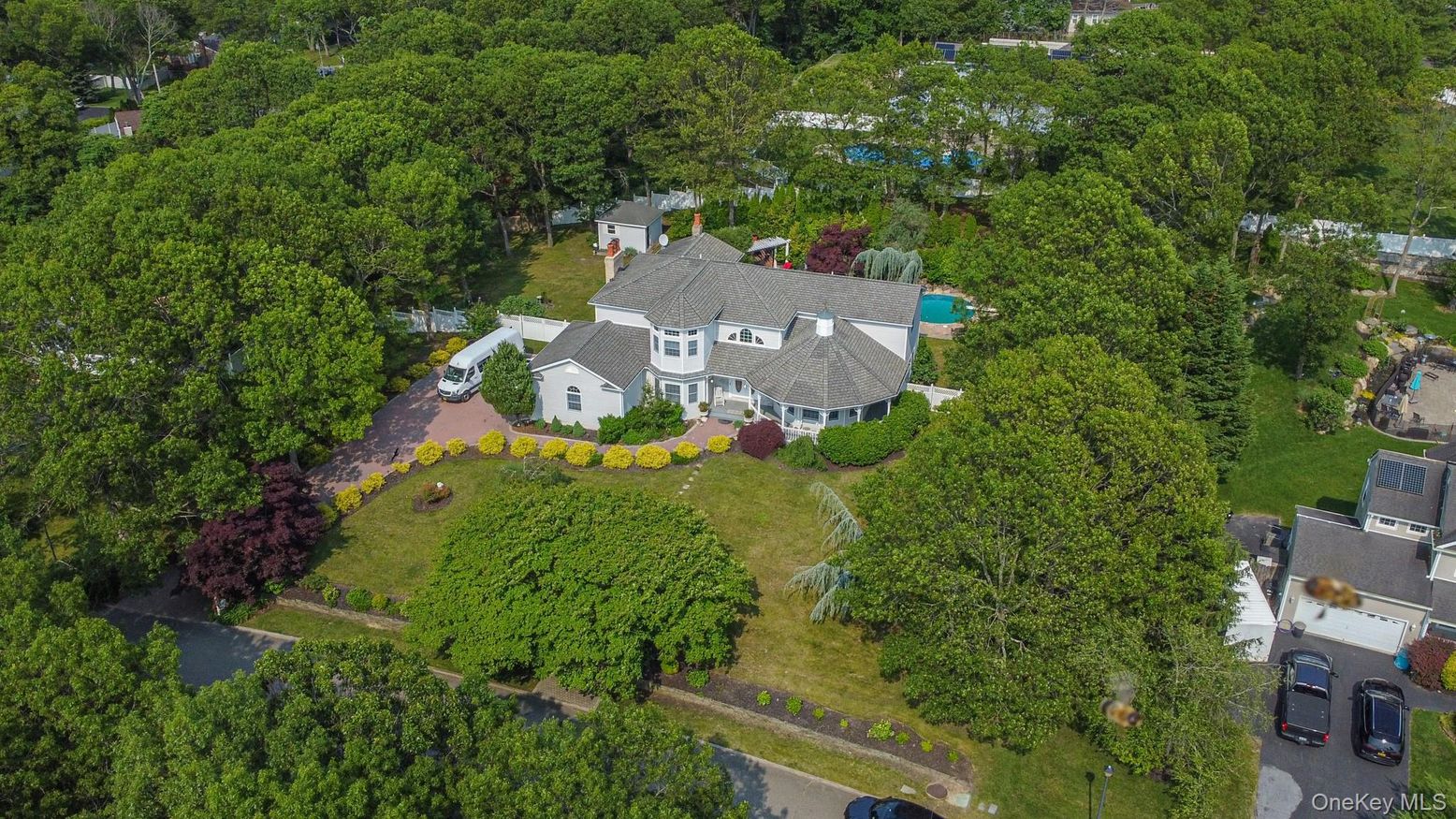Exterior, Drone