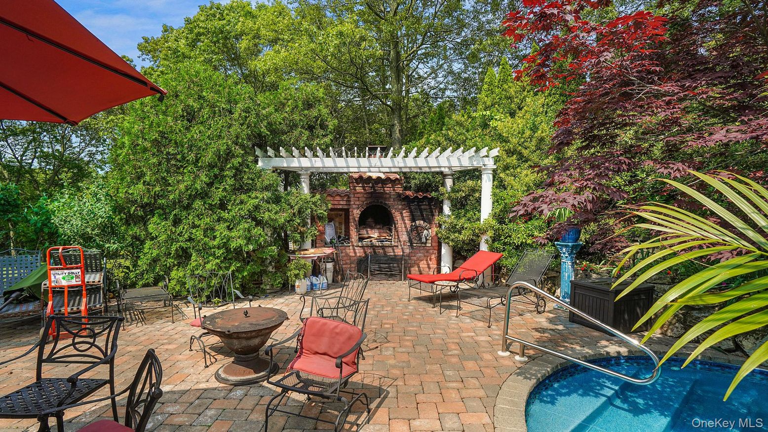 Exterior, Fireplace