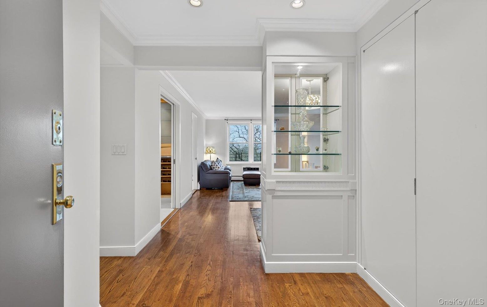 Interior, Recessed Lighting, Wood Texture Flooring