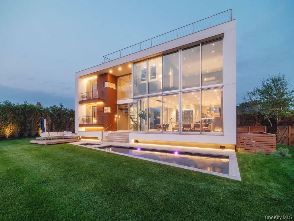 Backyard, Exterior, Facade, Modern