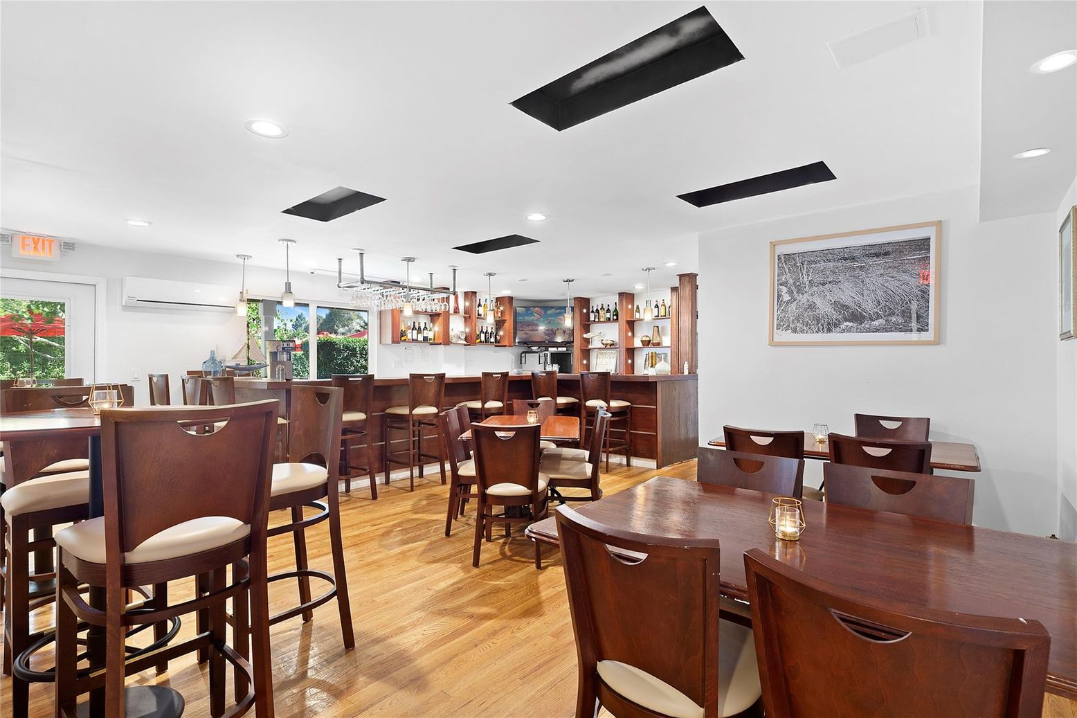 Dining room, Interior, Pendant Lights, Recessed Lighting, Wood Texture Flooring