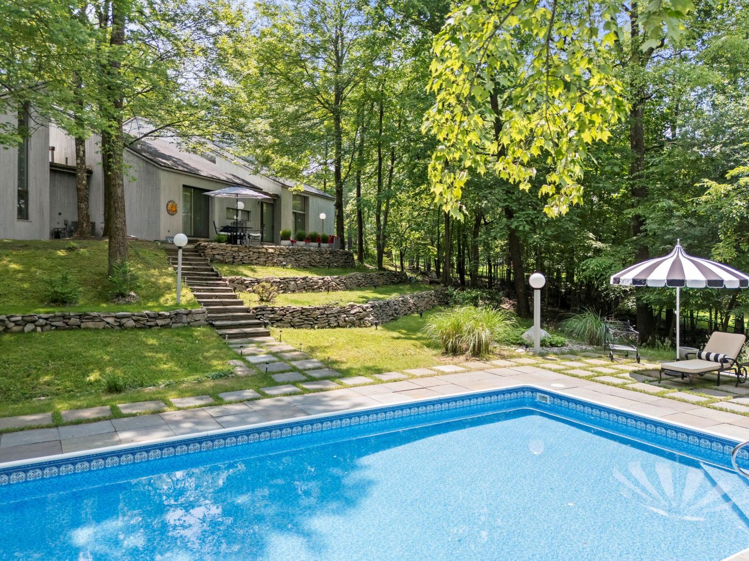 Exterior, Pool