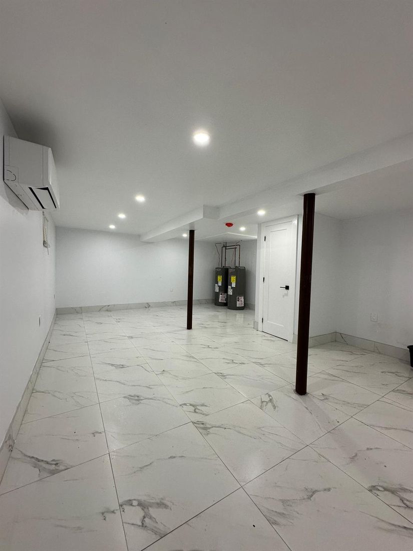 Empty room, Interior, Marble, Recessed Lighting