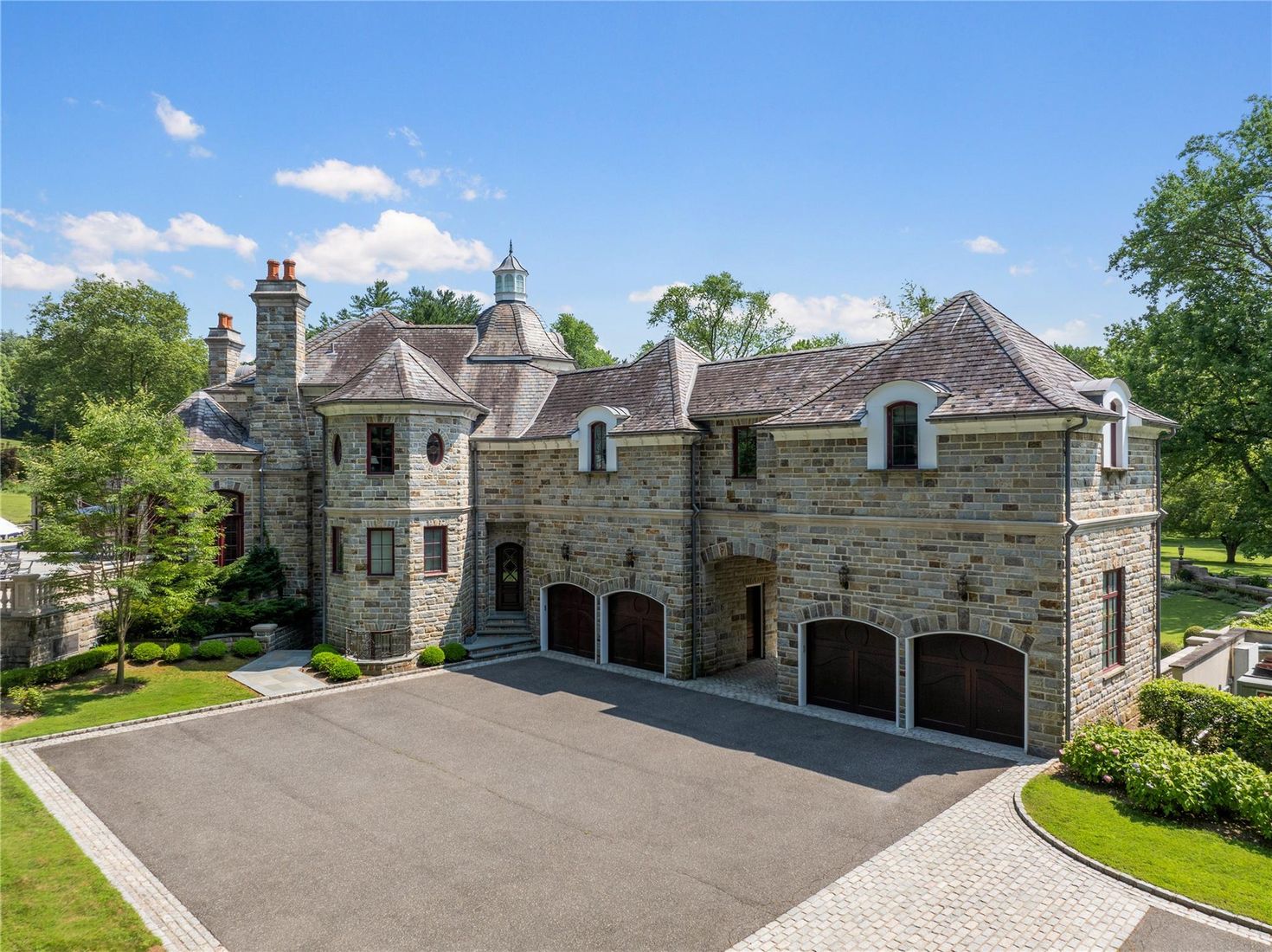 Exterior, Facade, French Provincial