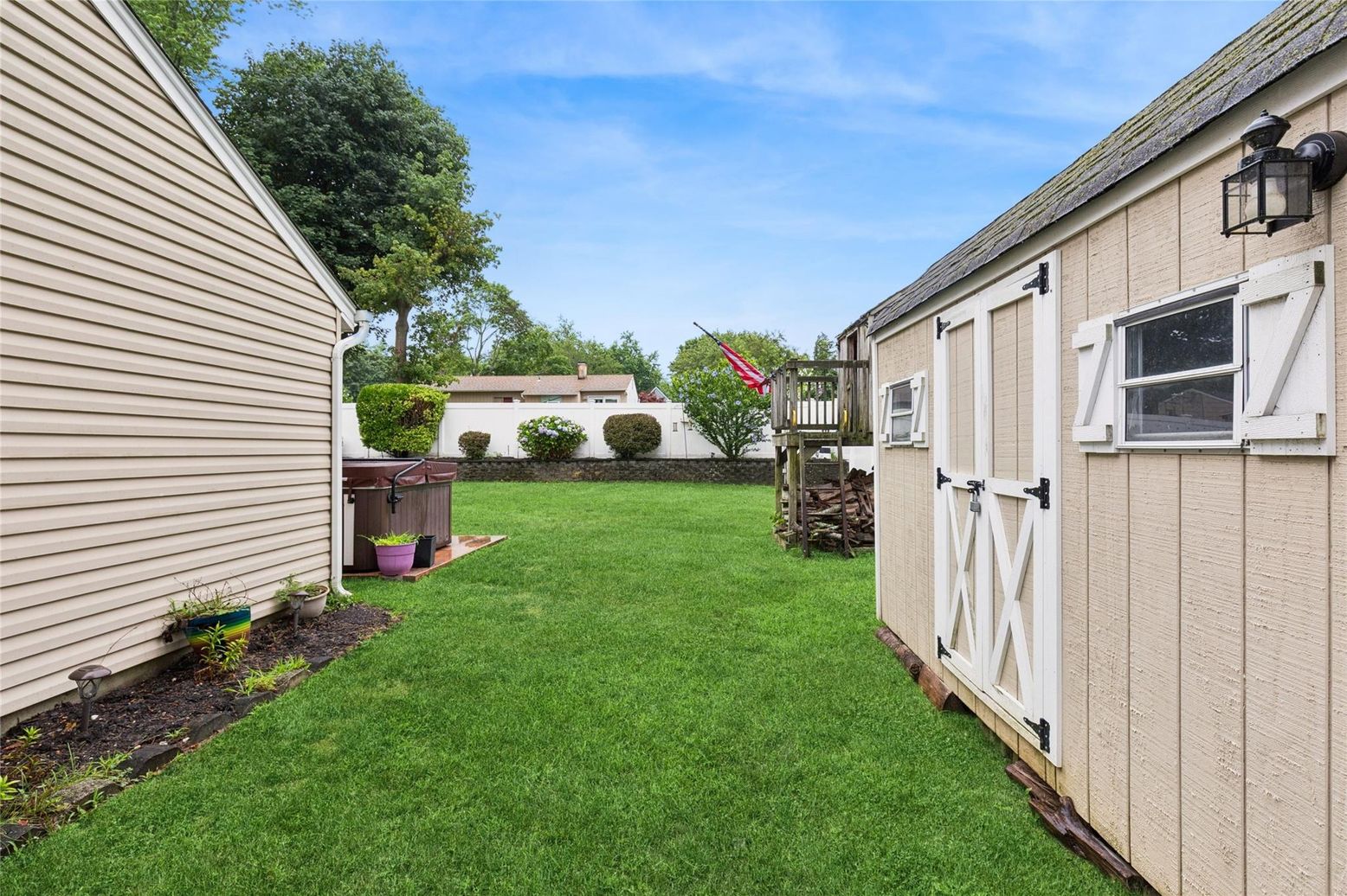 Backyard, Exterior