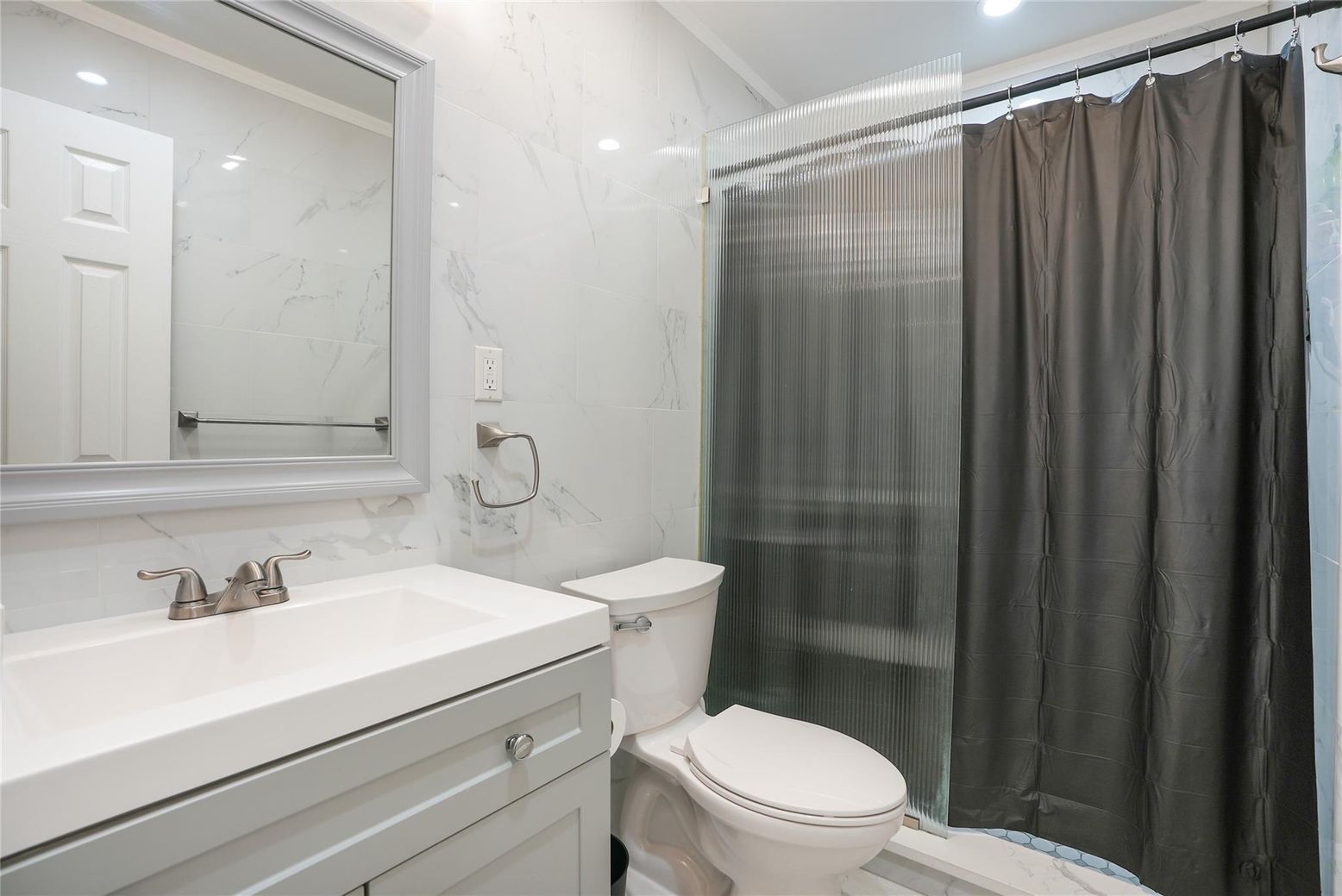 Bathroom, Interior, Marble Walls, Recessed Lighting