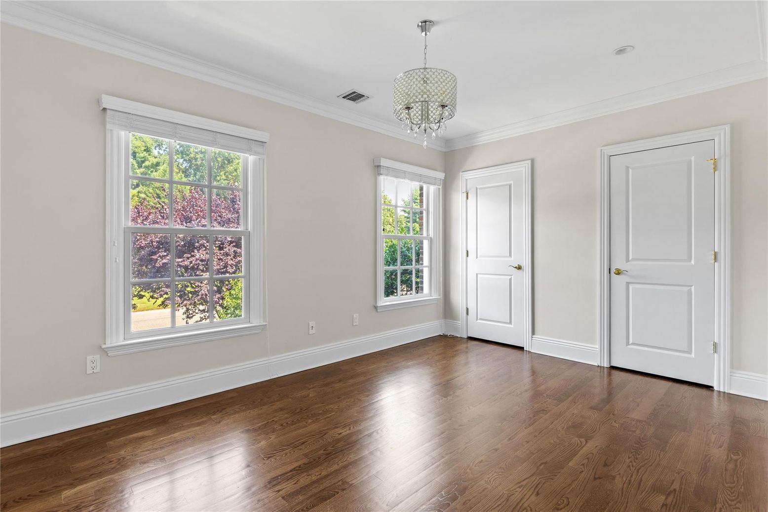 Chandelier, Empty room, Interior, Pendant Lights, Wood Texture Flooring