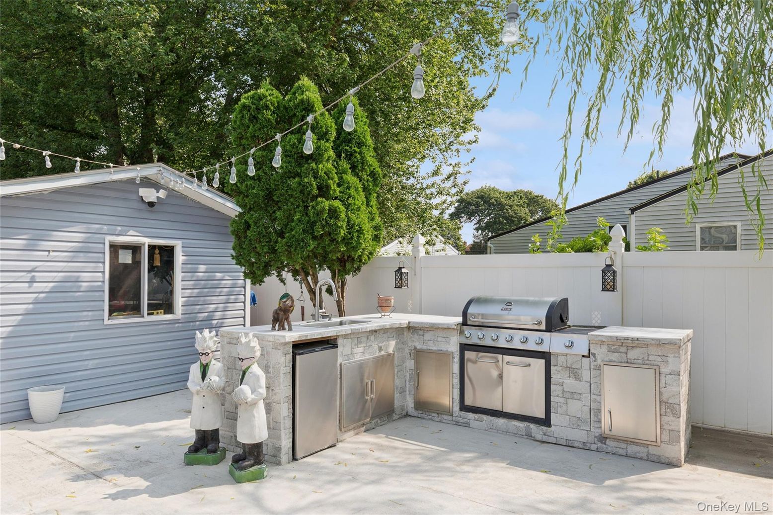 Exterior, Outdoor Kitchen