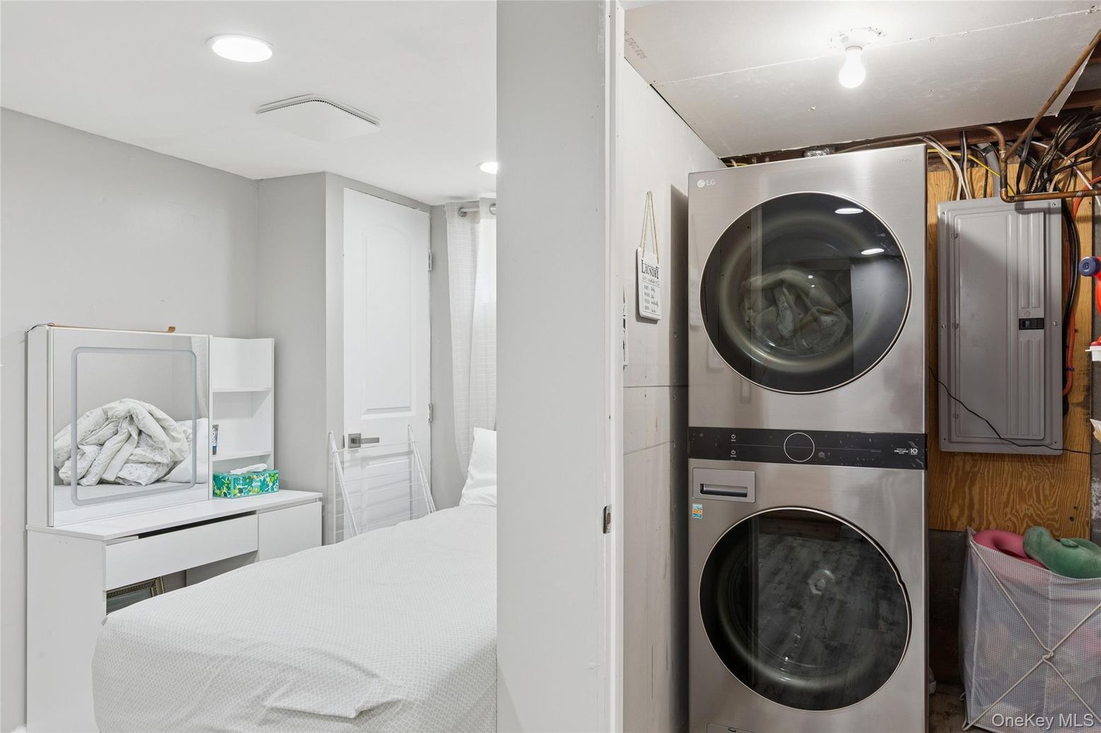 Bedroom, Interior, Recessed Lighting, Utility Closets, Washer
