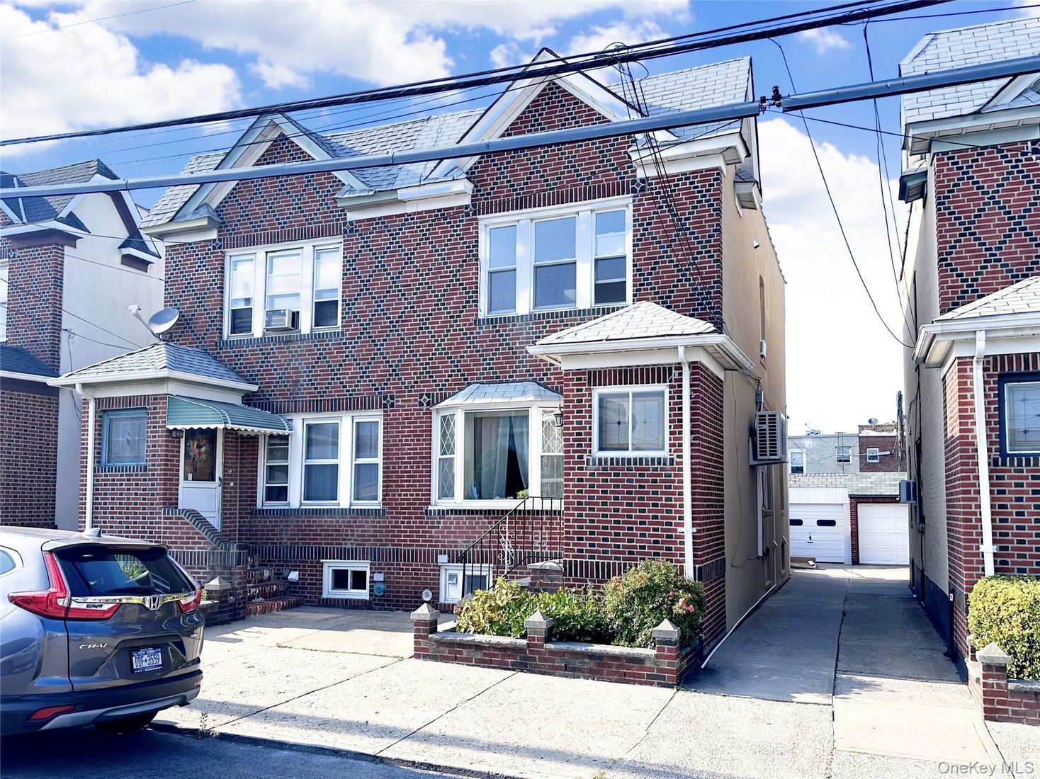 Exterior, Facade, Brick Facade, Rowhouse