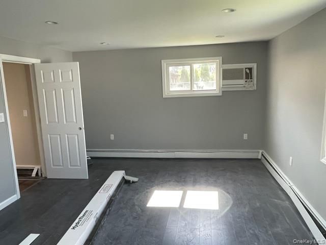 Fitness Equipment, Interior, Recessed Lighting, Wood Texture Flooring