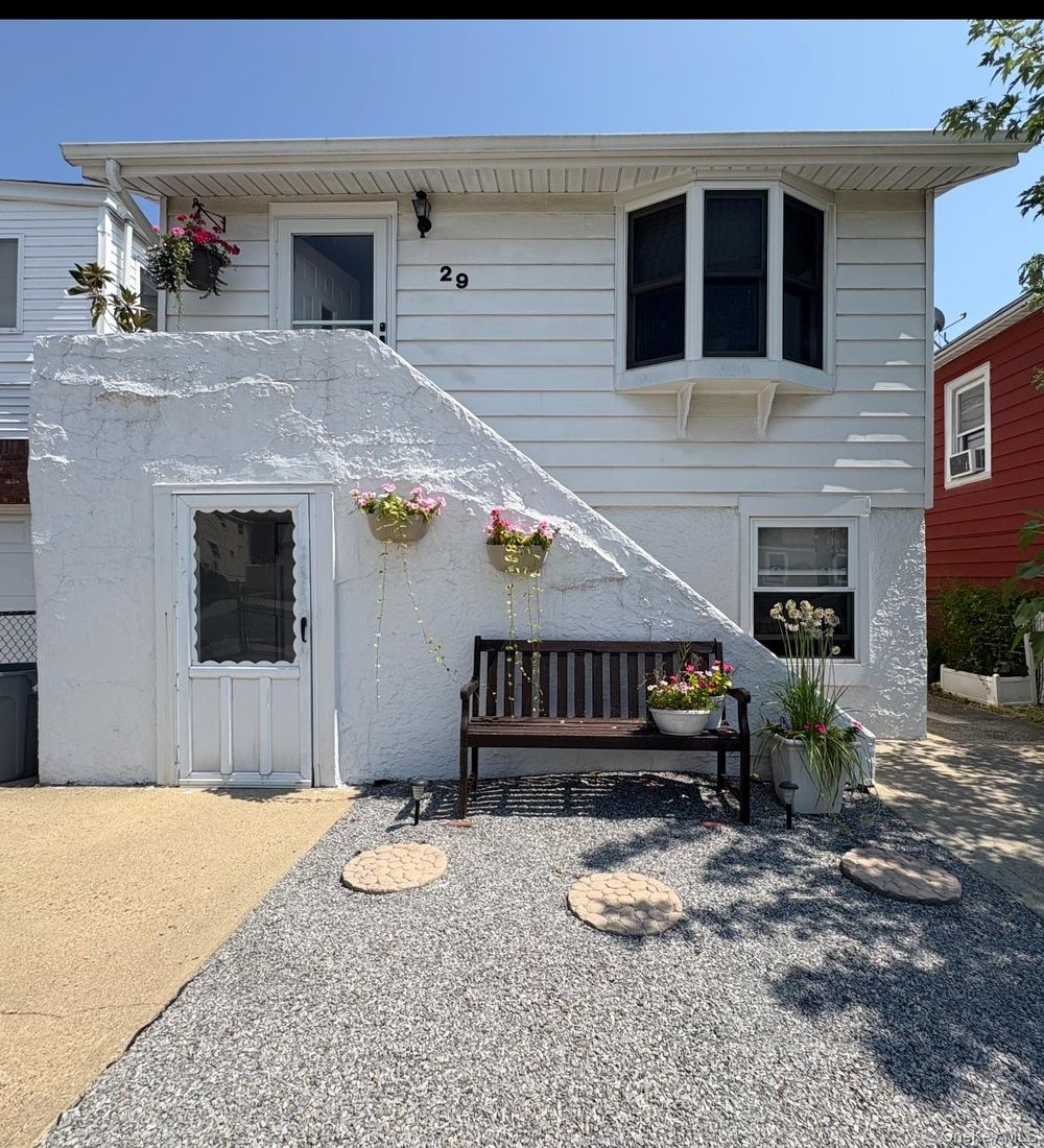 Exterior, Facade, None