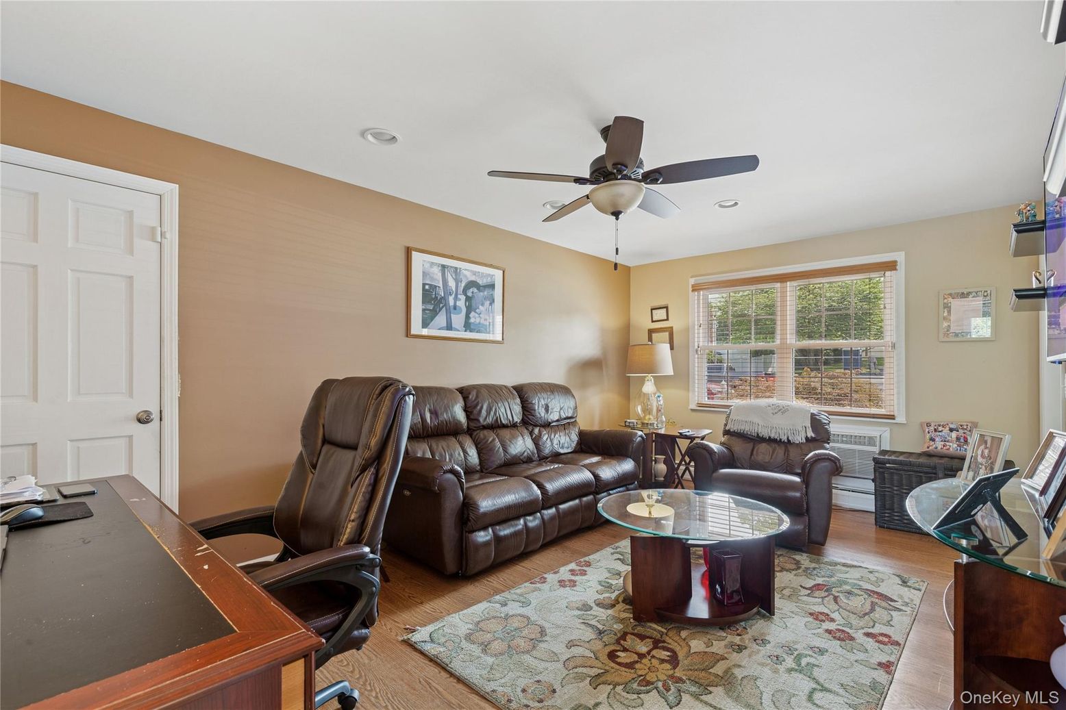 Home Office, Interior, Living room, Recessed Lighting, Wood Texture Flooring