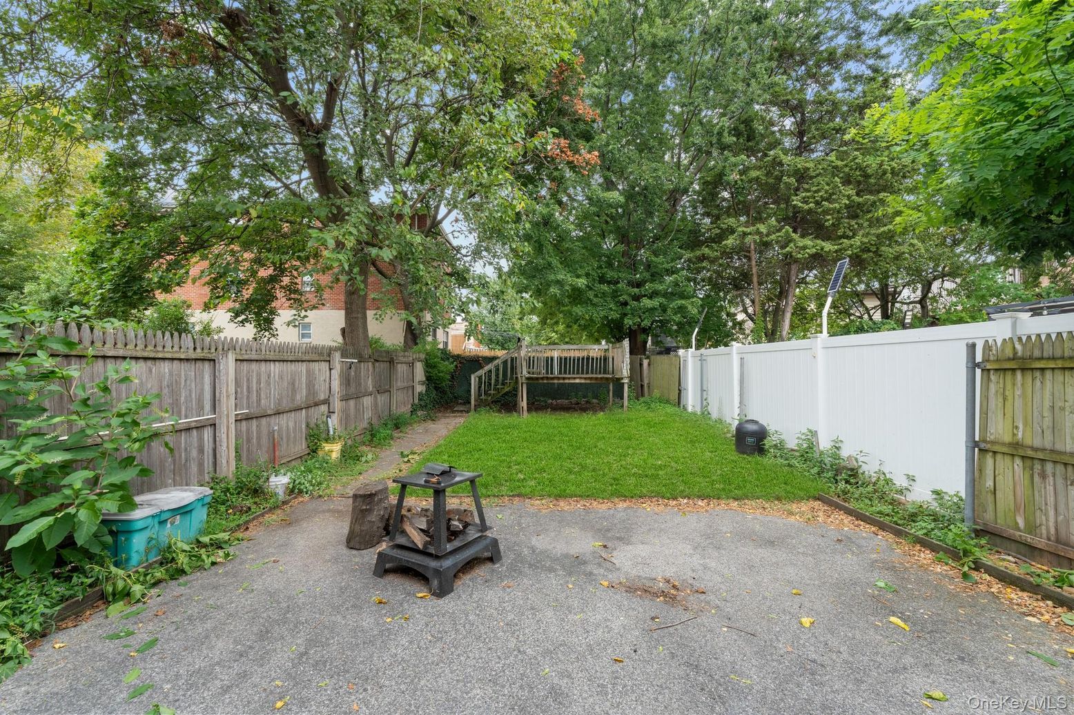 Backyard, Exterior