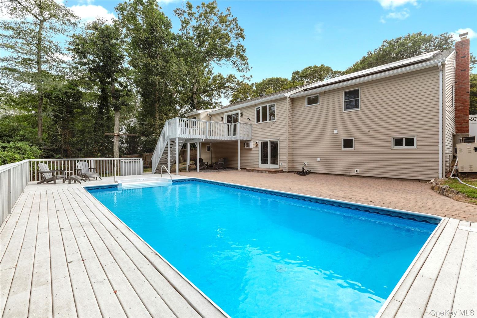 Exterior, Pool