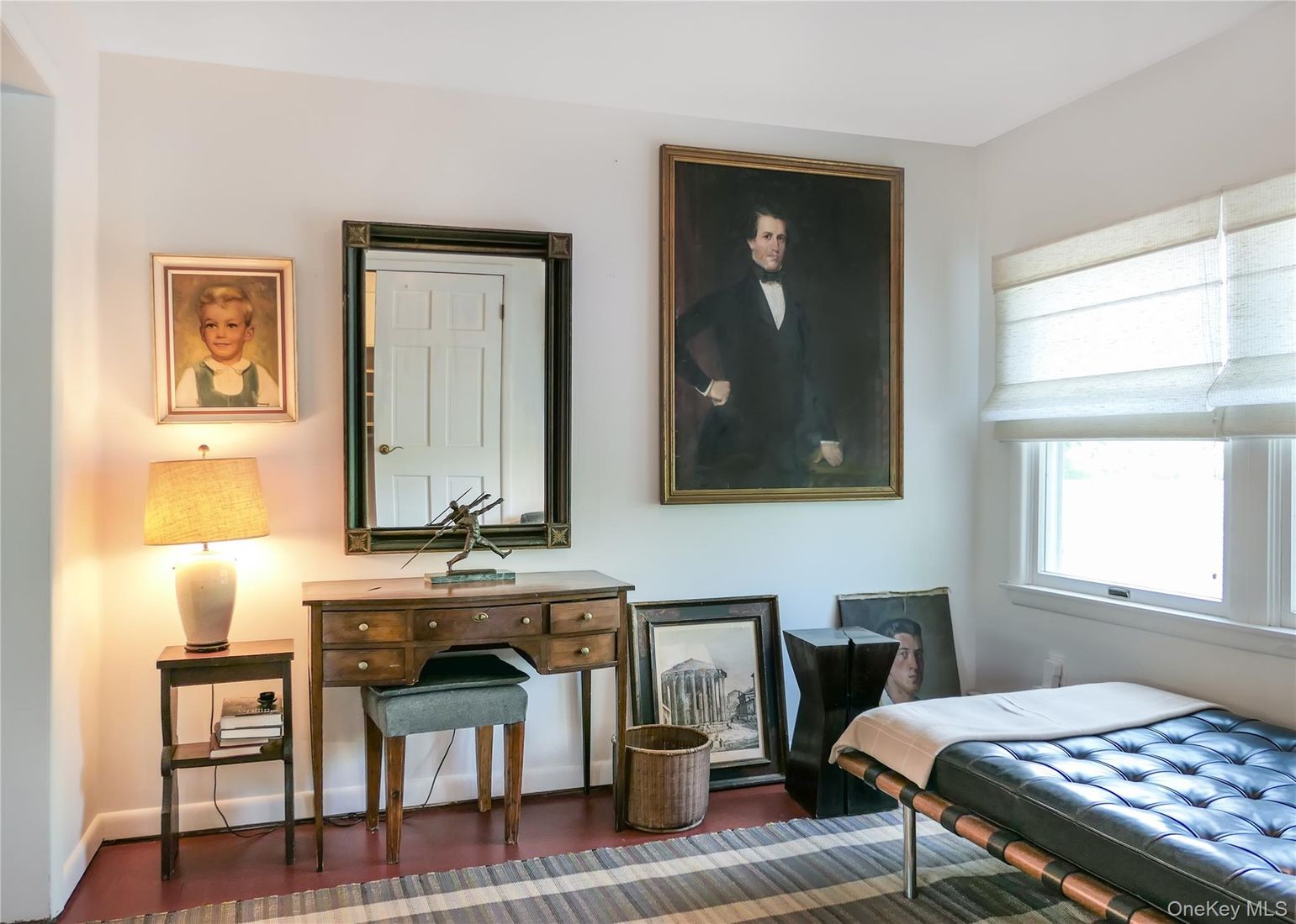 Home Office, Interior
