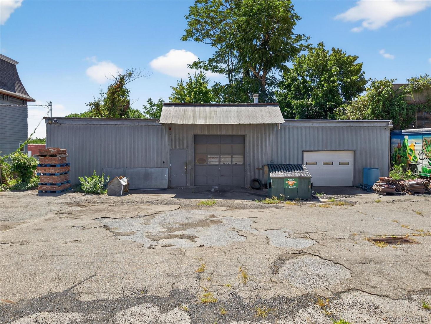 Detached Garage, Exterior