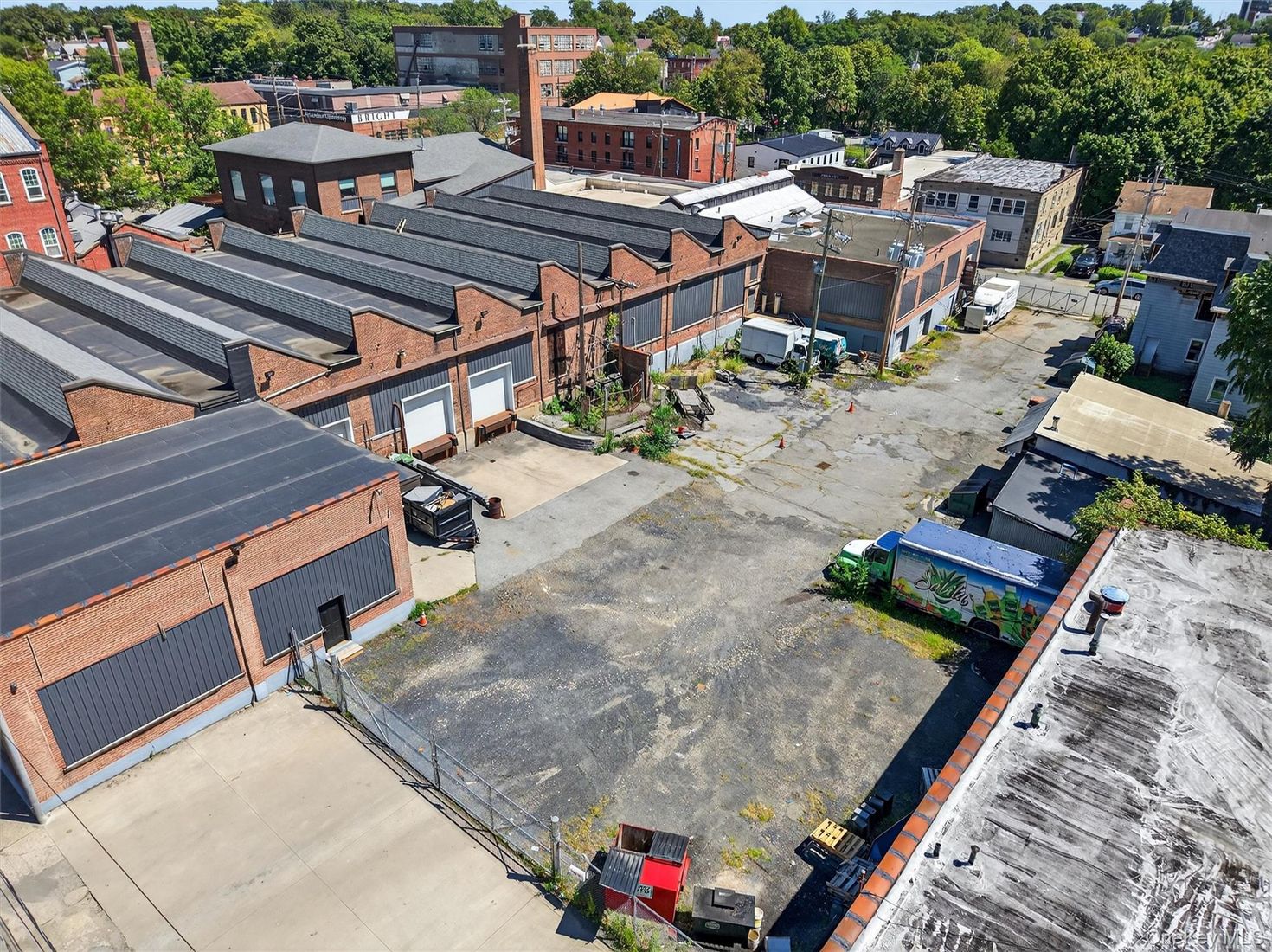 Exterior, Drone