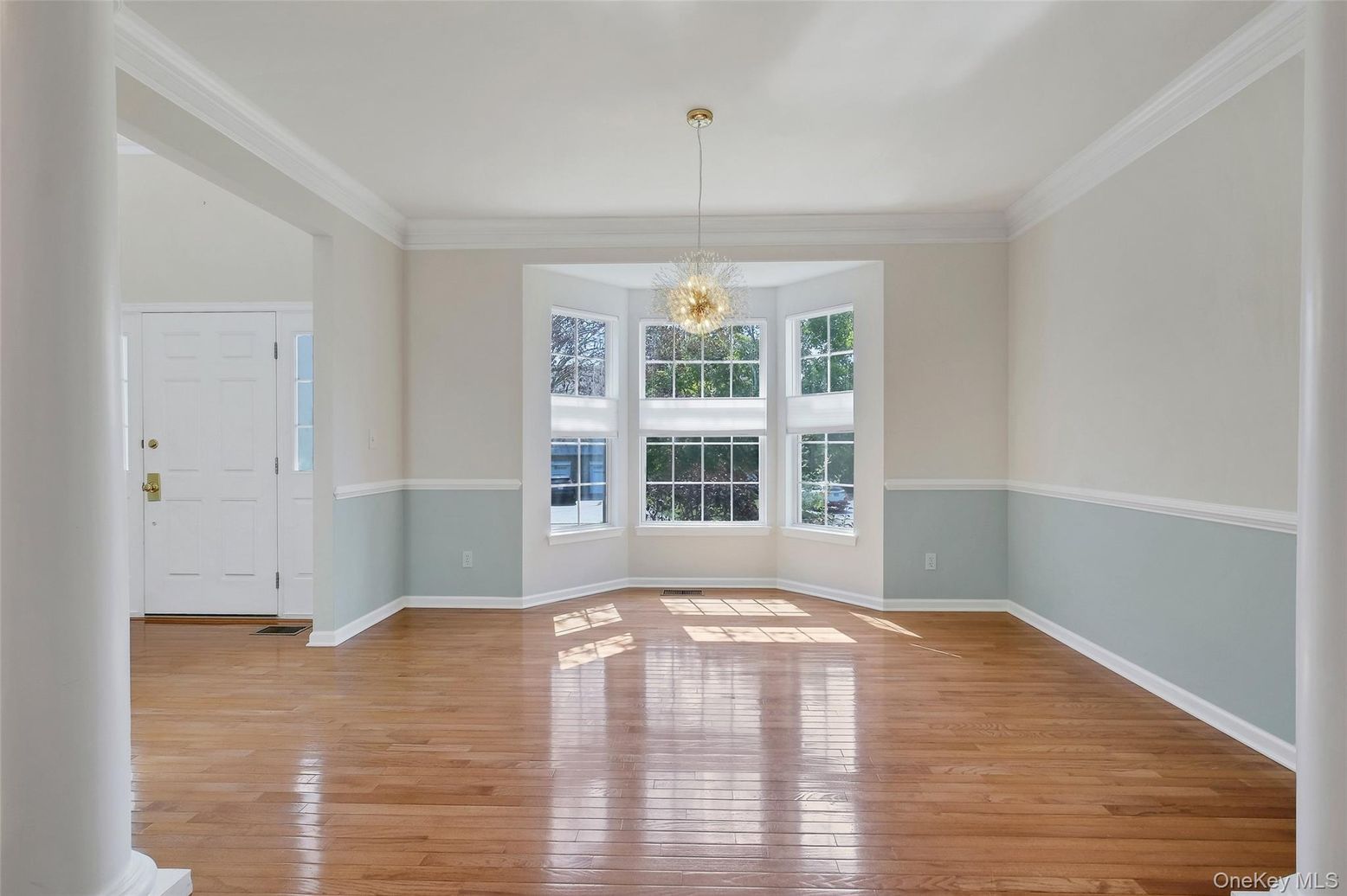 Chandelier, Empty room, Interior, Wood Texture Flooring