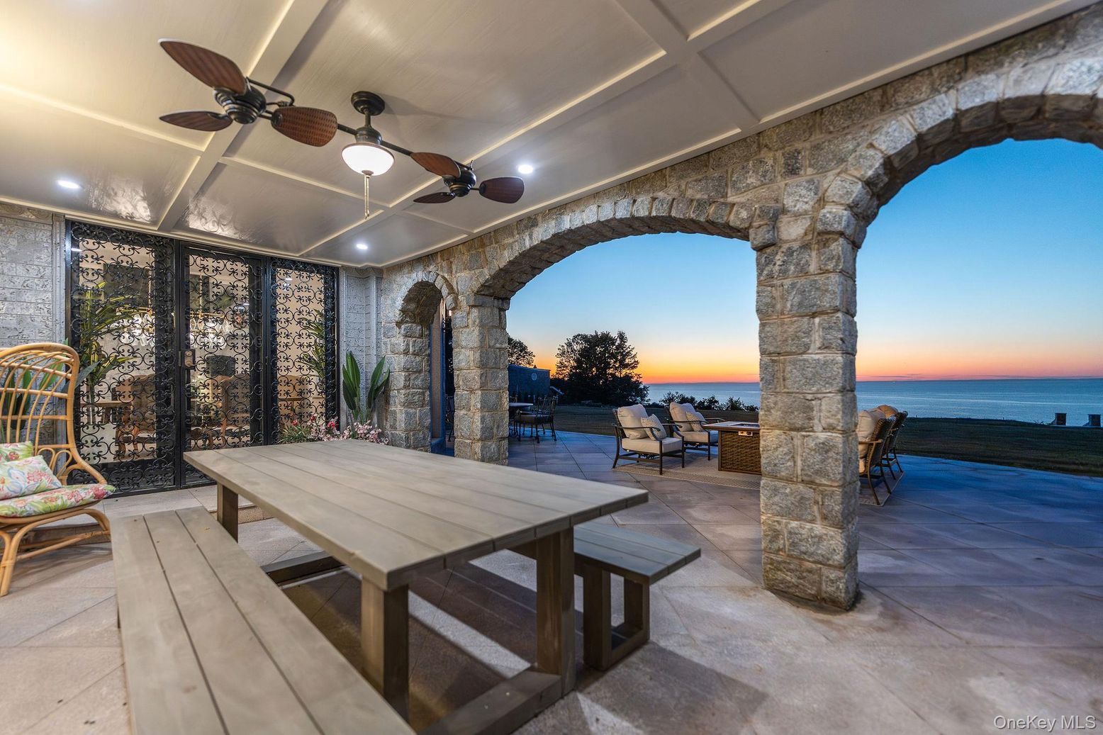 Exterior, Recessed Lighting, Water