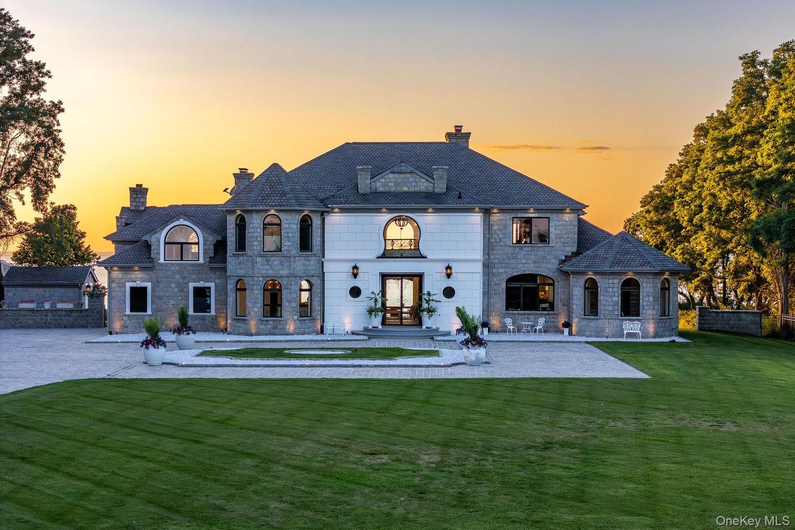 Backyard, Exterior, Facade, French Provincial