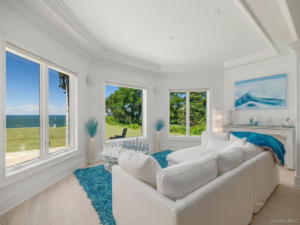 Interior, Living room, Recessed Lighting, Water, Wood Texture Flooring