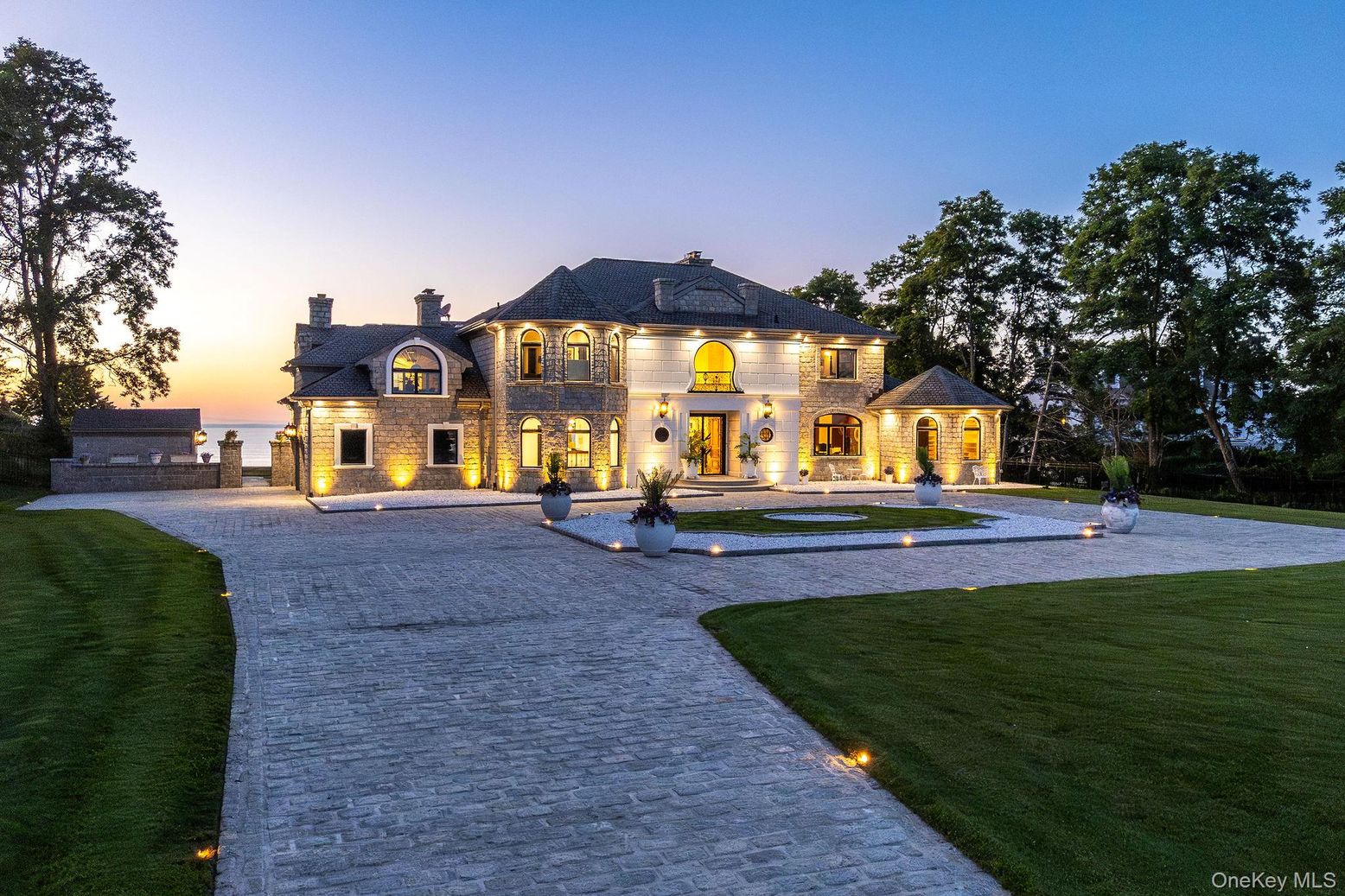 Backyard, Exterior, Facade, French Provincial