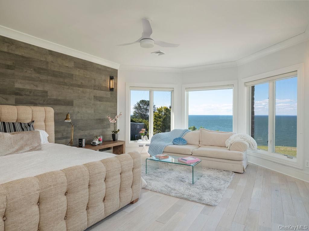 Bedroom, Interior, Living room, Water, Wood Texture Flooring, Wooden Walls