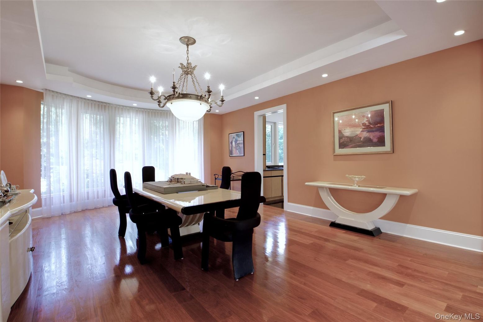 Chandelier, Dining room, Interior, Recessed Lighting, Wood Texture Flooring