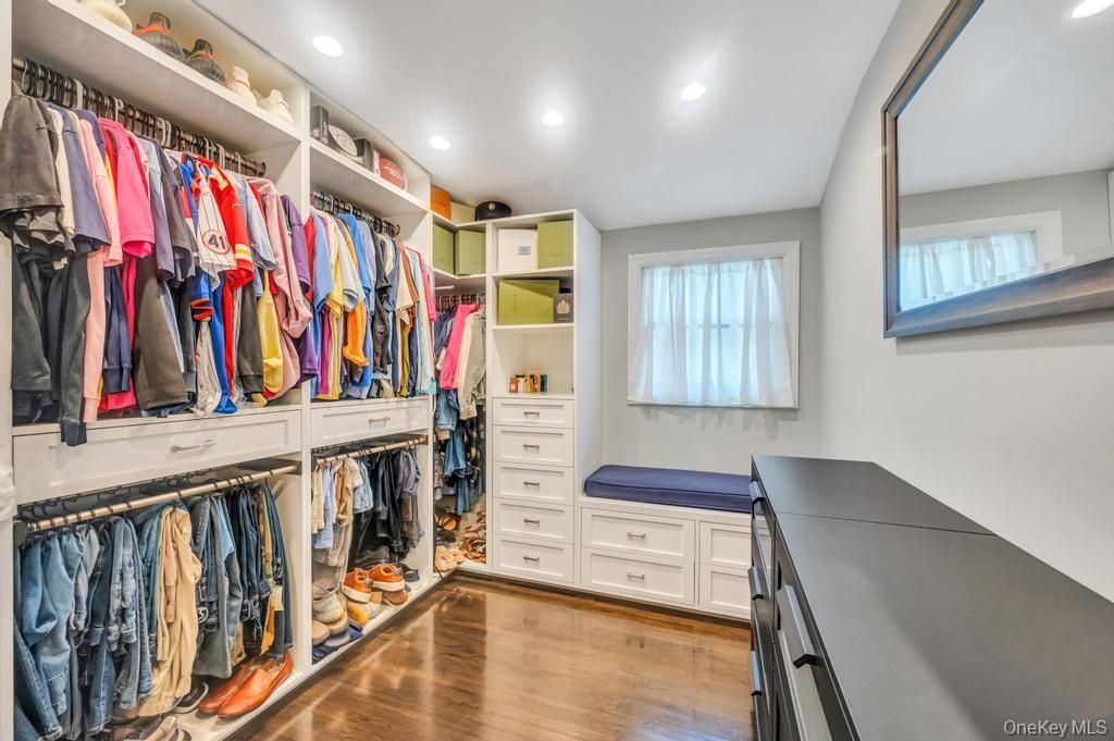Interior, Recessed Lighting, Walk-in Closets, Wood Texture Flooring