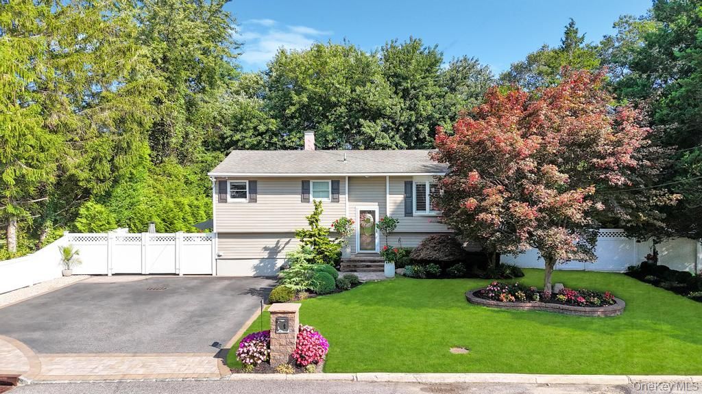 Attached, Backyard, Exterior, Facade, Split Level