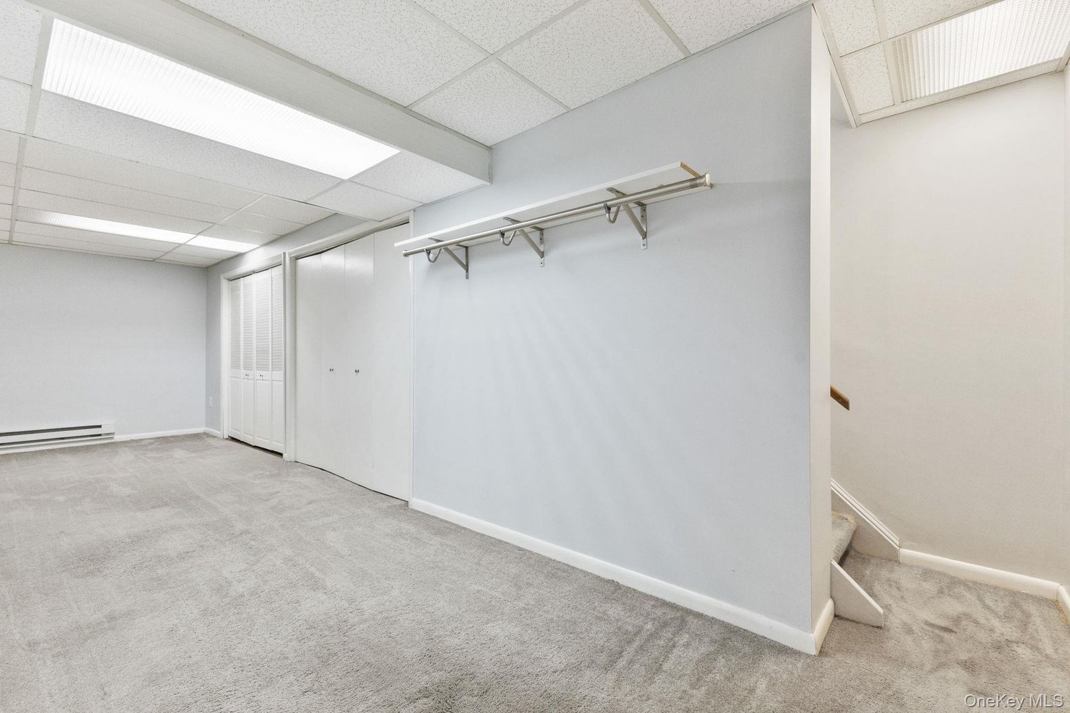 Empty room, Interior, Walk-in Closets